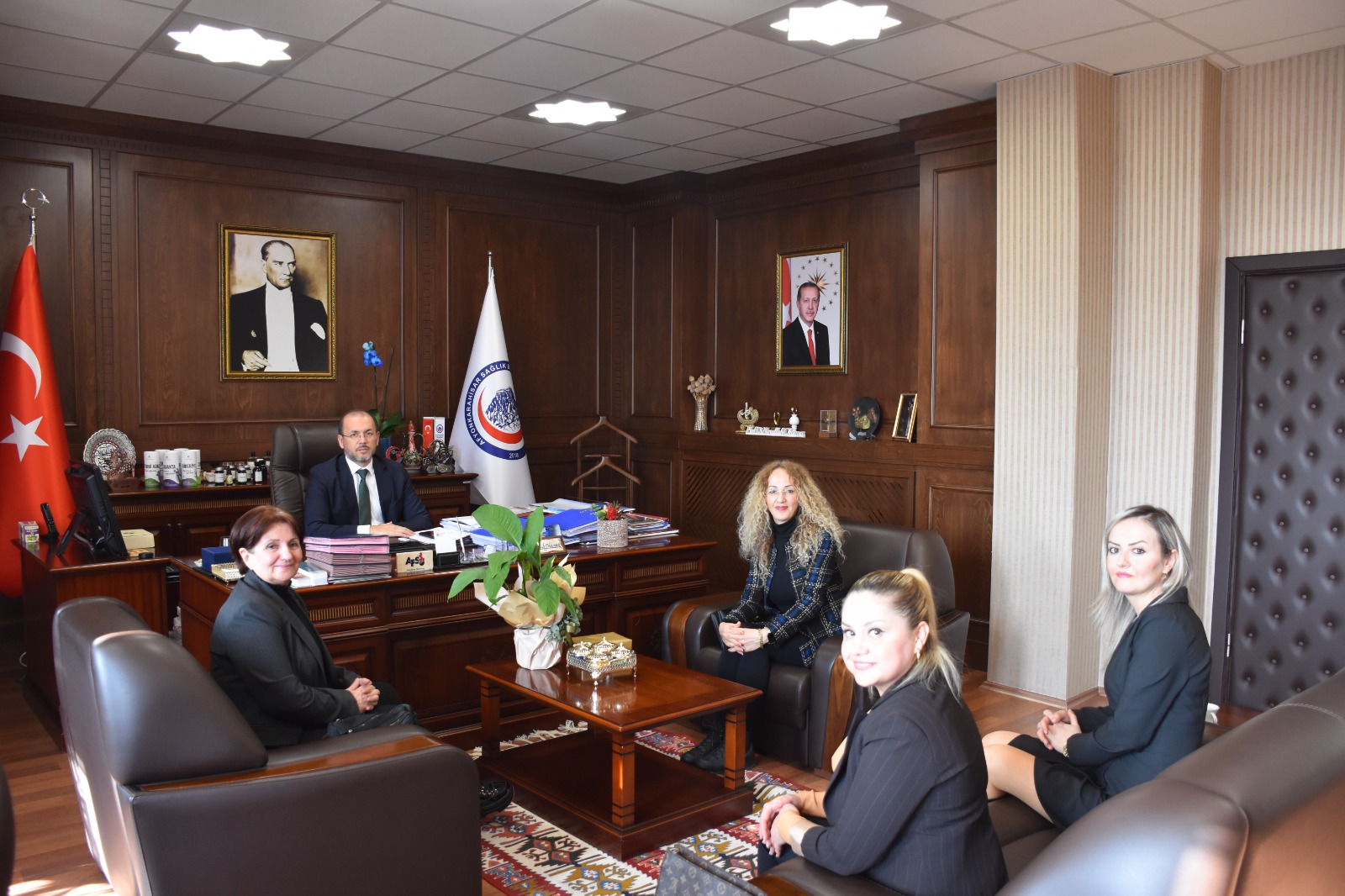 AFSÜ Rektörü Okumuş, CHP Kadın Kolları Heyetini Ağırladı