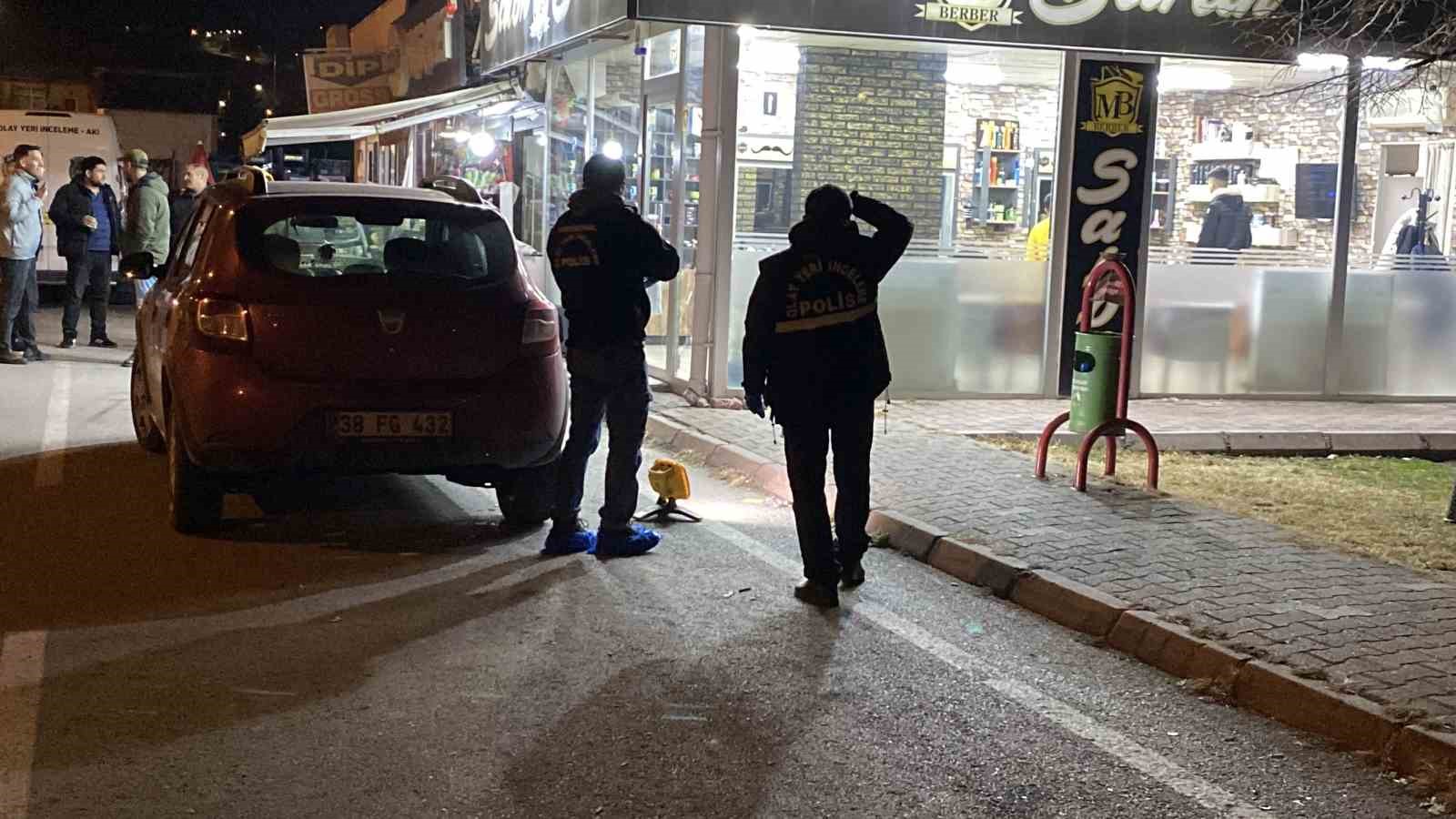 Husumetli Kavgası Kanlı Bitti: 3. Kattaki Evinin Balkonunda Vuruldu