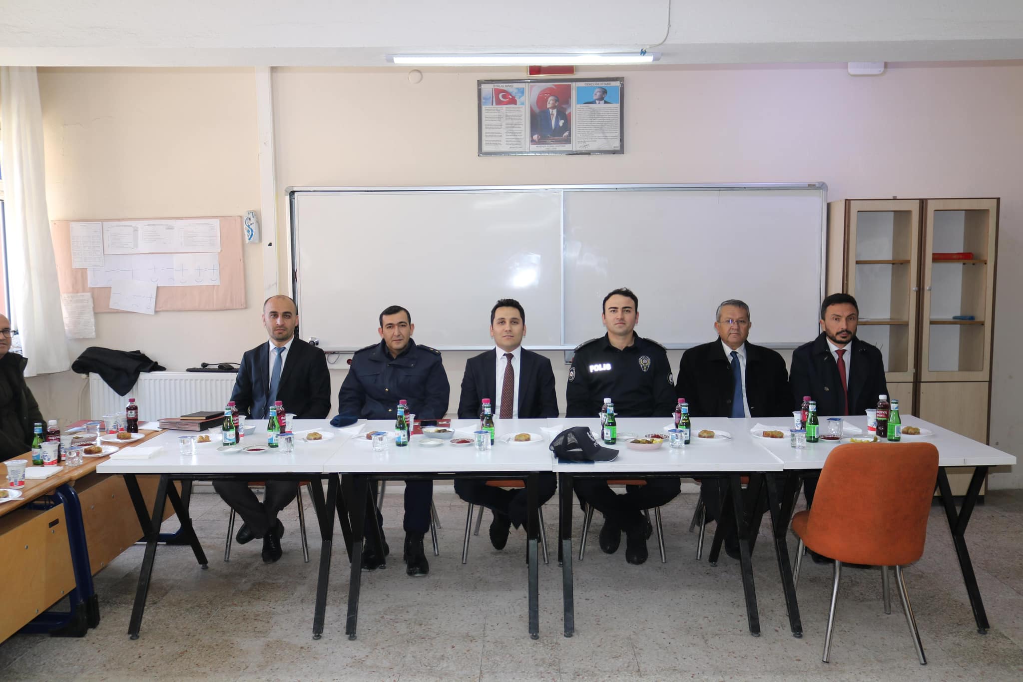 Kaymakam Bildirici Muhtarlarla Buluştu