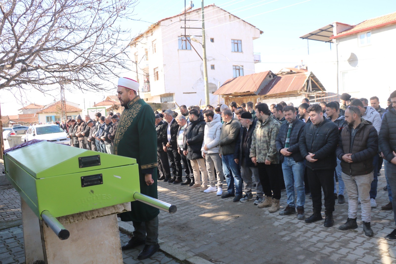 Öz Oğlu Tarafından Tüfekle Vurulan Anne Toprağa Verildi
