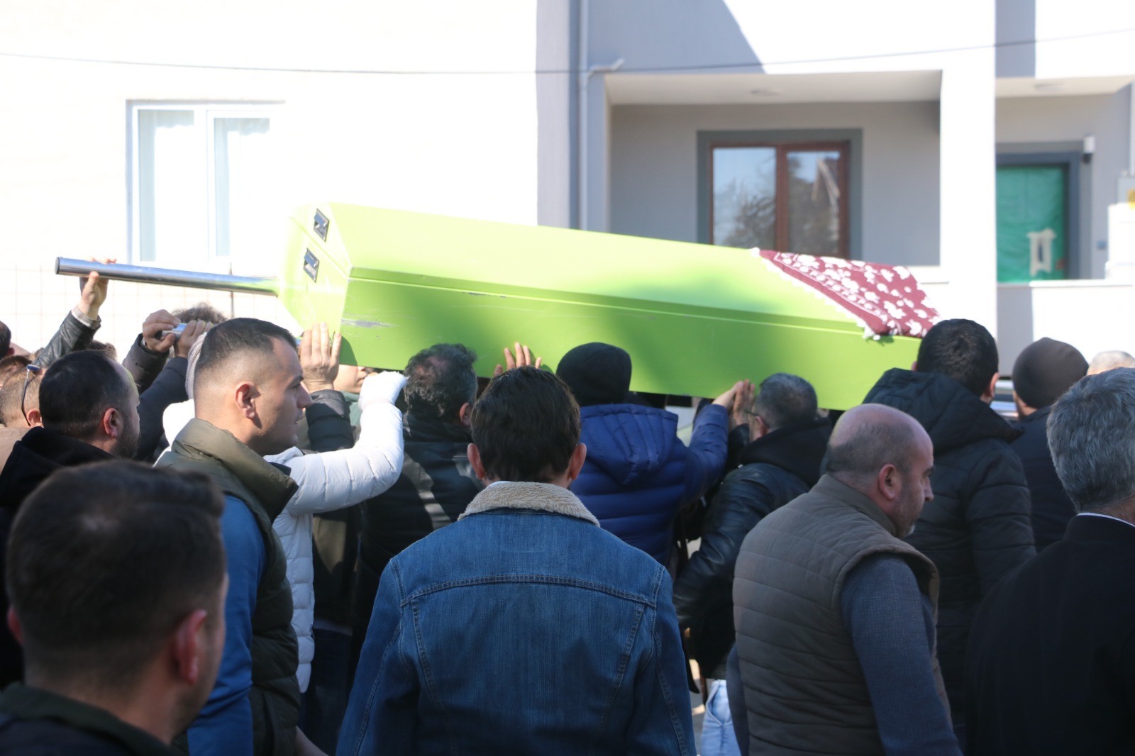 Öz Oğlu Tarafından Tüfekle Vurulan Anne Toprağa Verildi