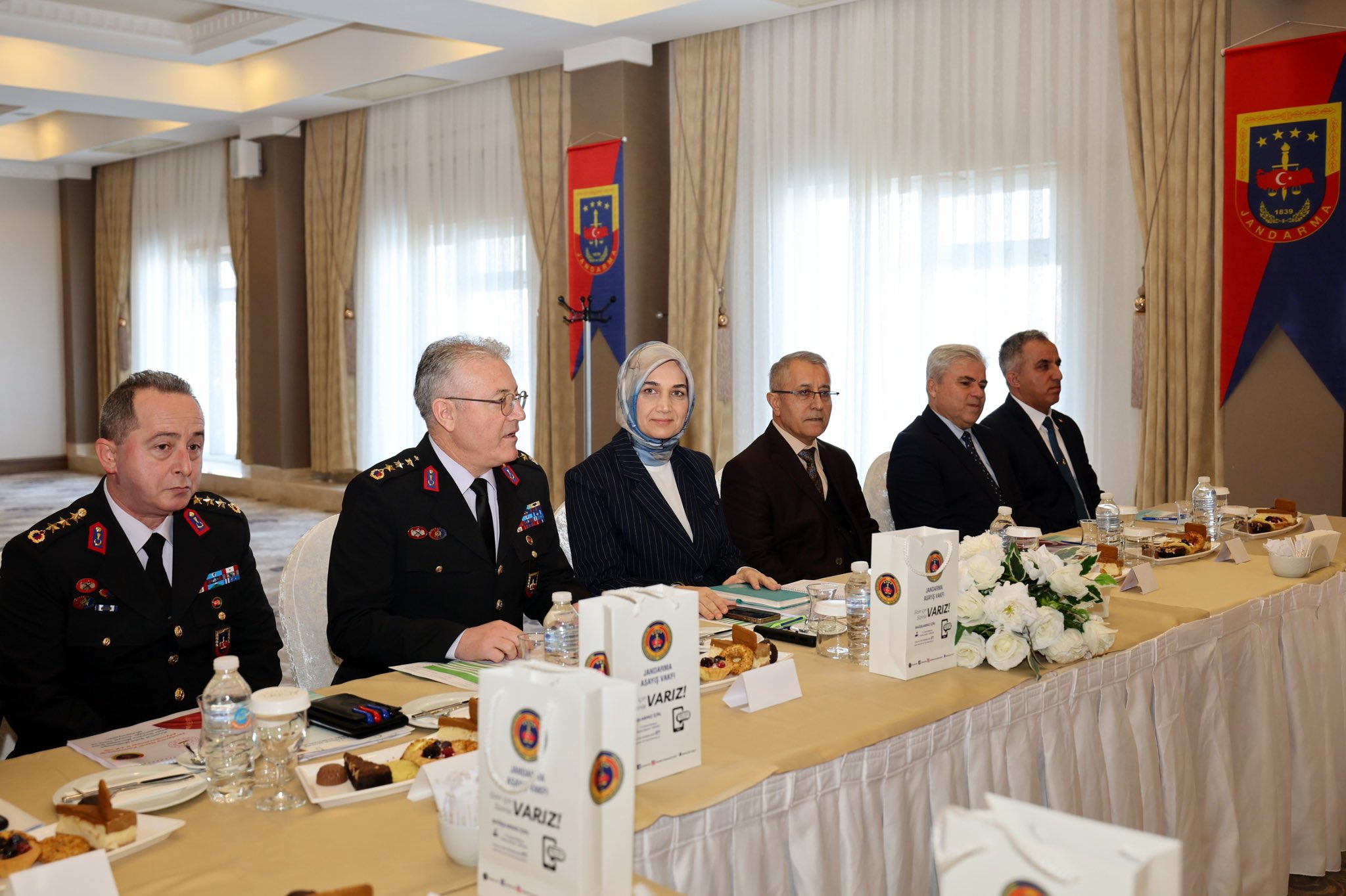 Vali Yiğitbaşı, Jandarma Asayiş Vakfı Toplantısına Başkanlık Etti