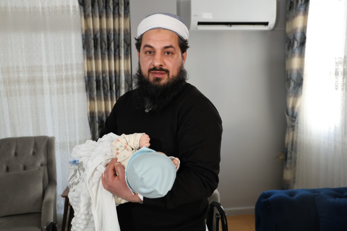 2,5 AYLIK BEBEĞE KAYYUM ATANDI
