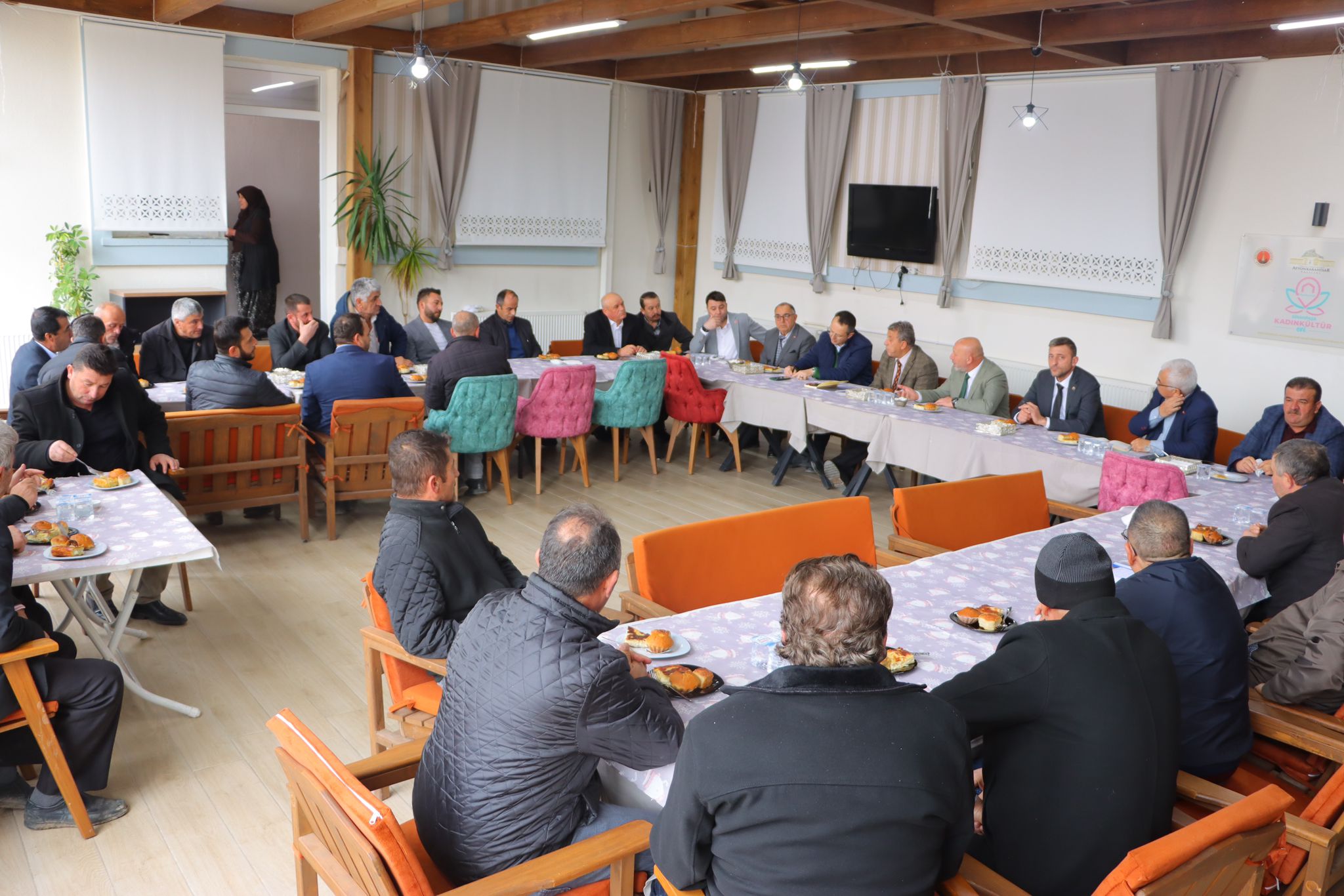İGM Üyeleri, Sinanpaşa’da Köy Muhtarlarının Taleplerini Dinledi