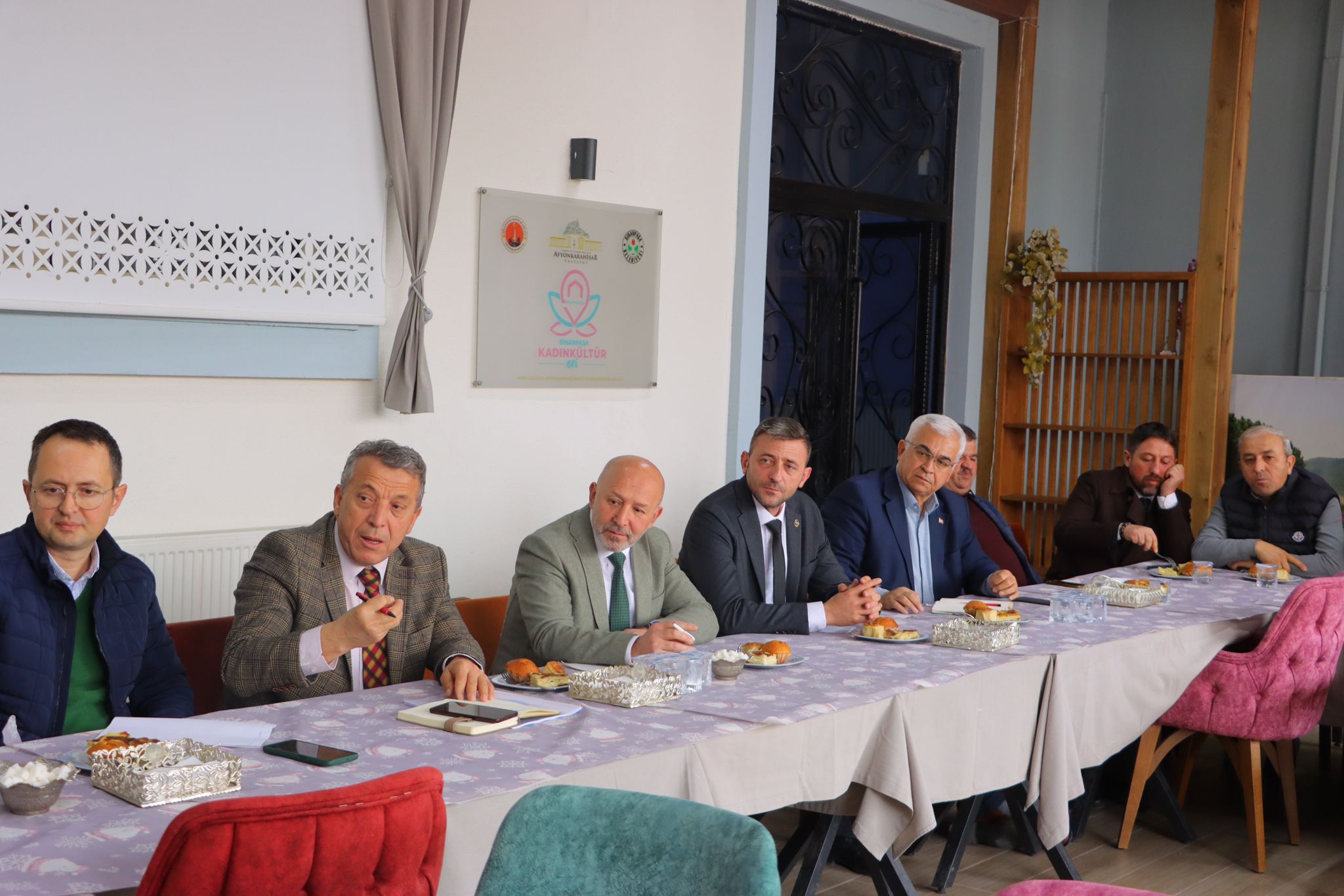 İGM Üyeleri, Sinanpaşa’da Köy Muhtarlarının Taleplerini Dinledi