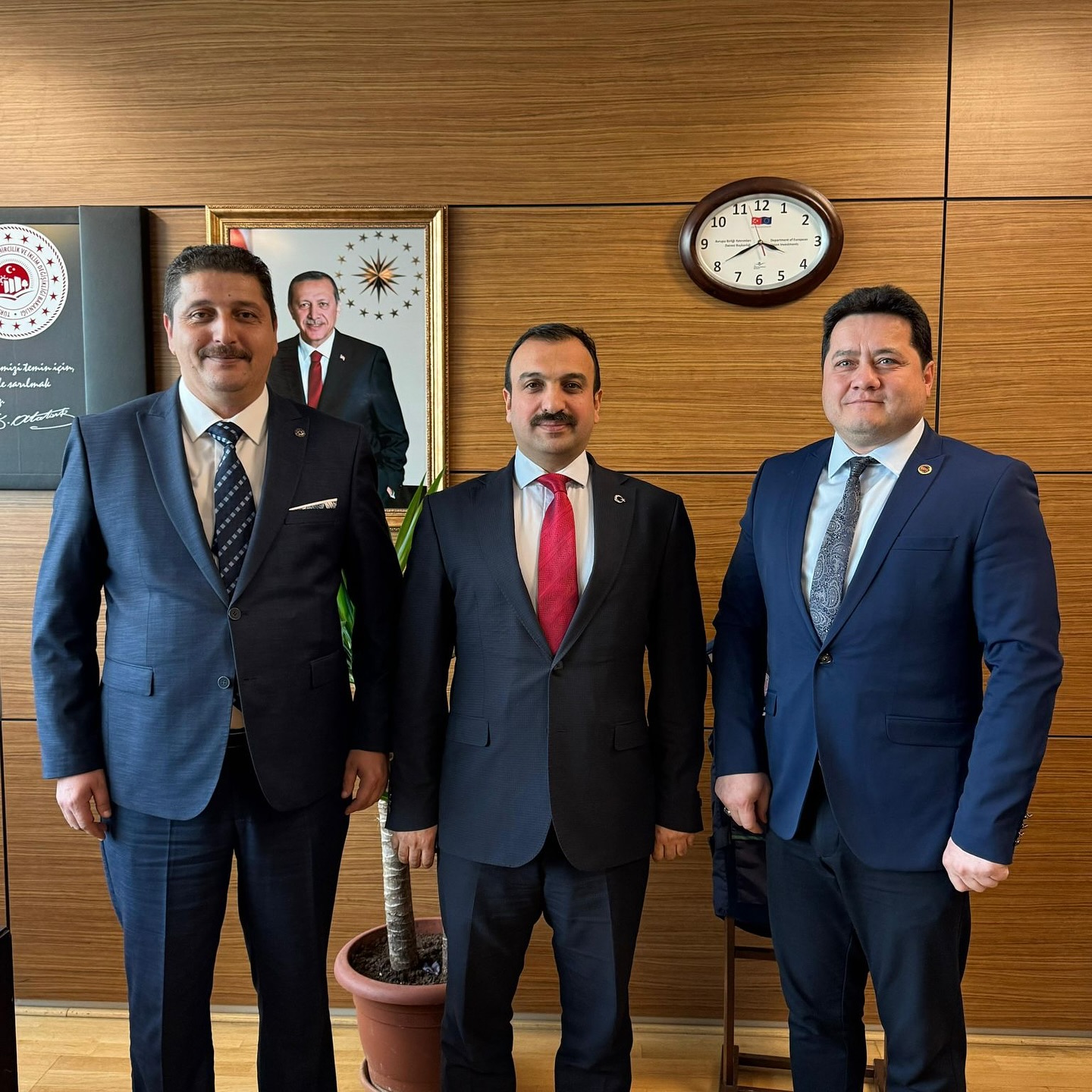 Başkan Aynacı, Belediyenin Araç İhtiyacını Bakanlığa İletti!