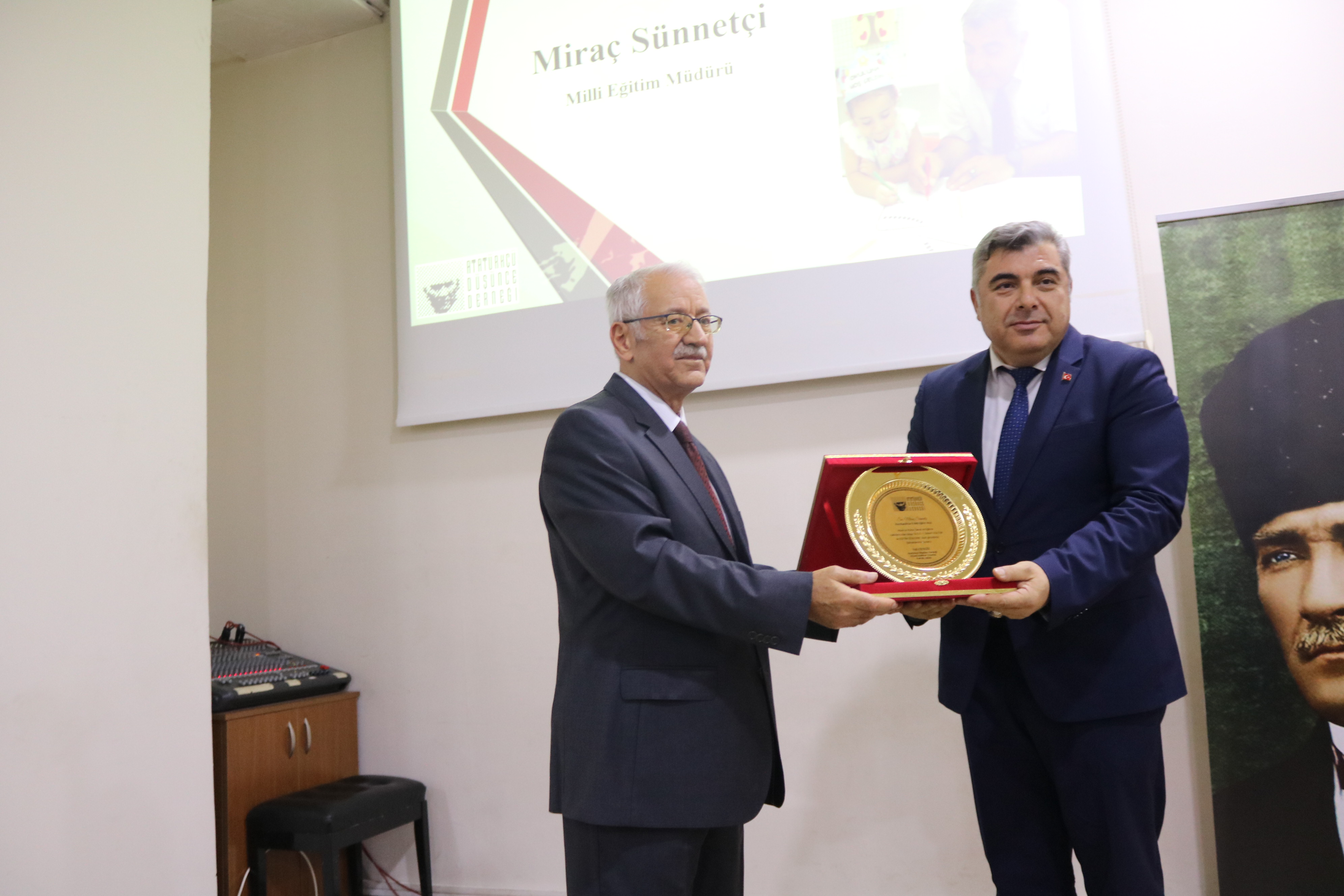 MAĞRİFET İLTİFATA TABİ: ADD BAŞARI ÖDÜLLERİ SAHİPLERİNİ BULDU