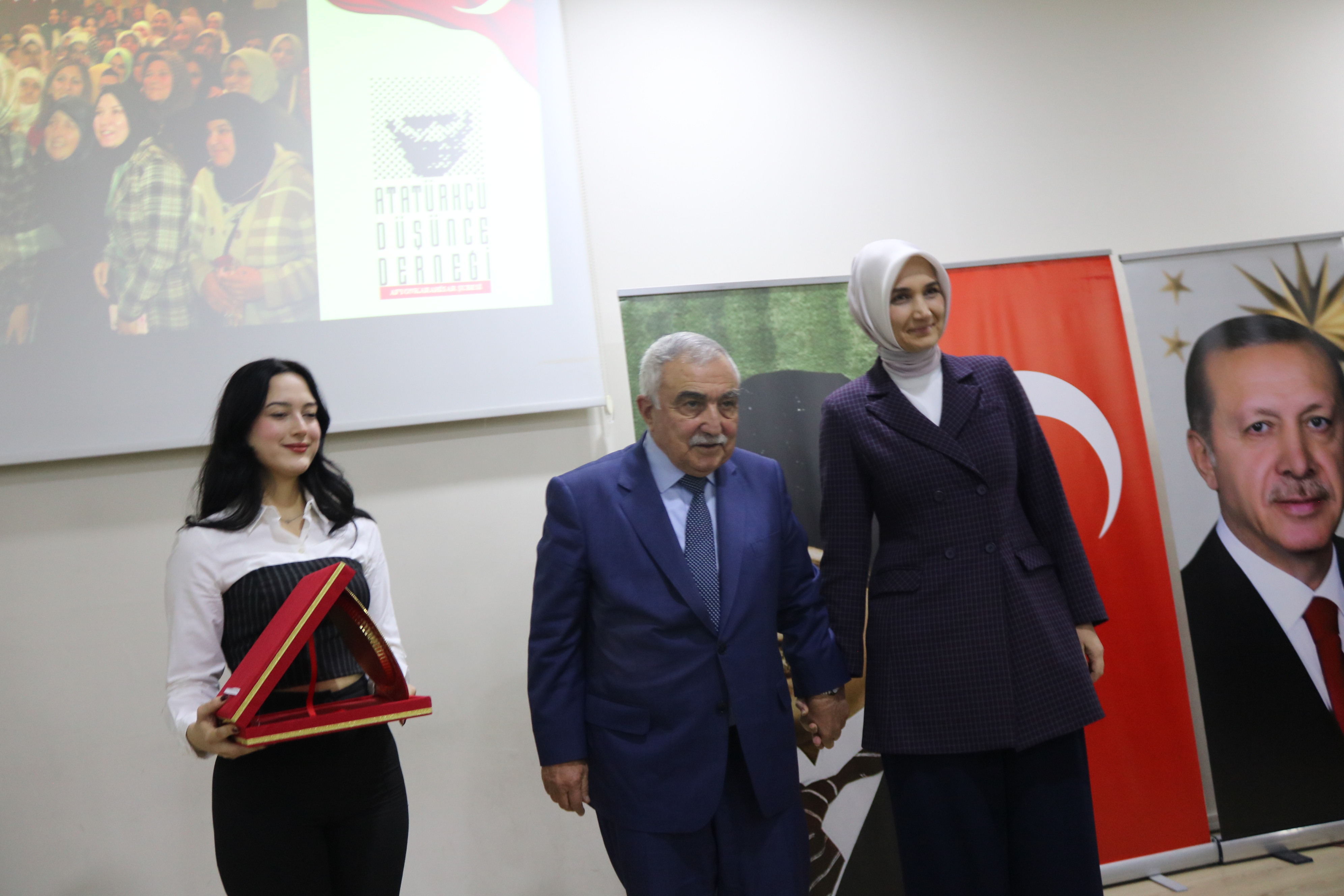 MAĞRİFET İLTİFATA TABİ: ADD BAŞARI ÖDÜLLERİ SAHİPLERİNİ BULDU