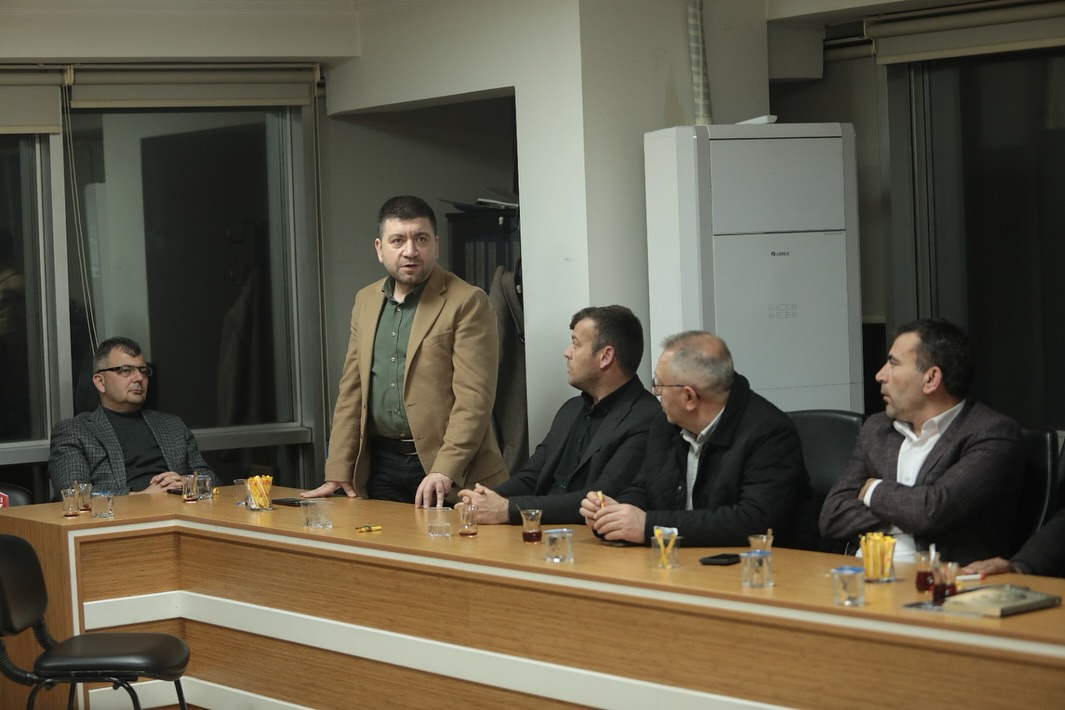 İl Başkanı Şahin, Belediye Başkanlarıyla İstişare Toplantısı Düzenledi