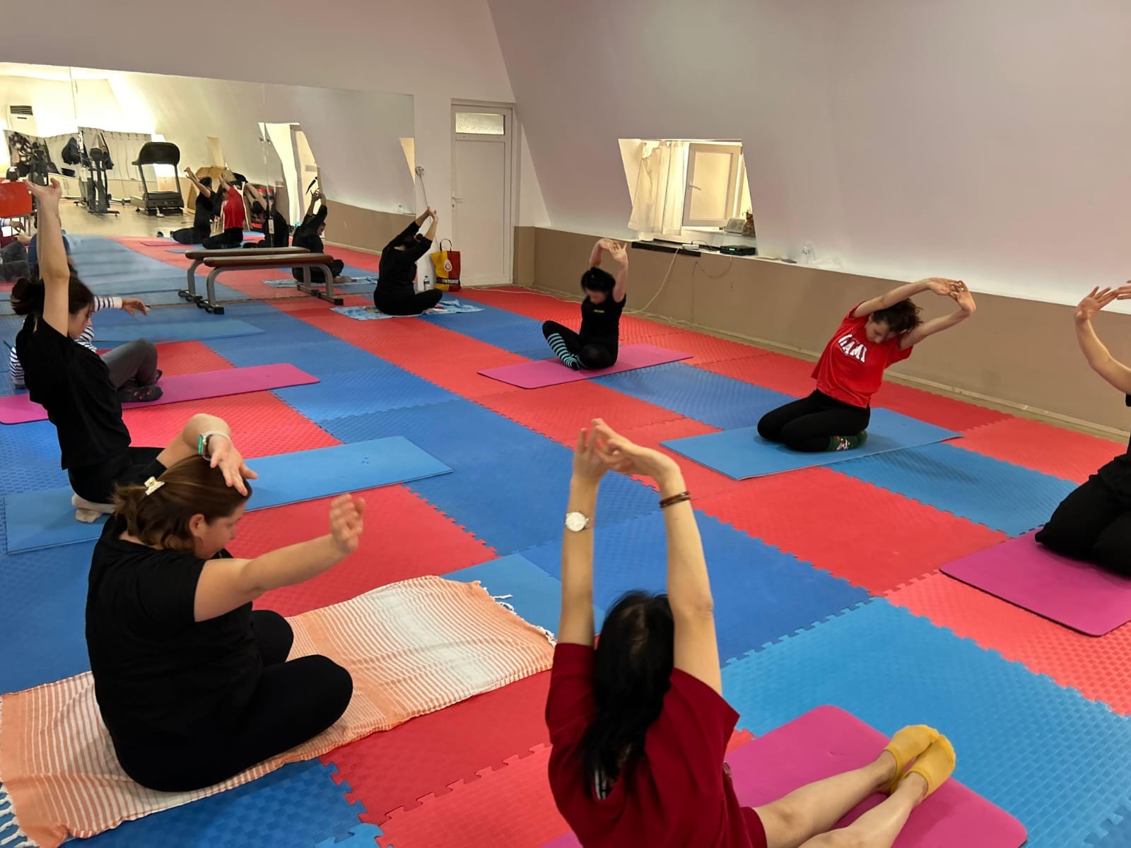 Emirdağ Belediyesinin Spor ve Yoga Kurslarına Yoğun İlgi