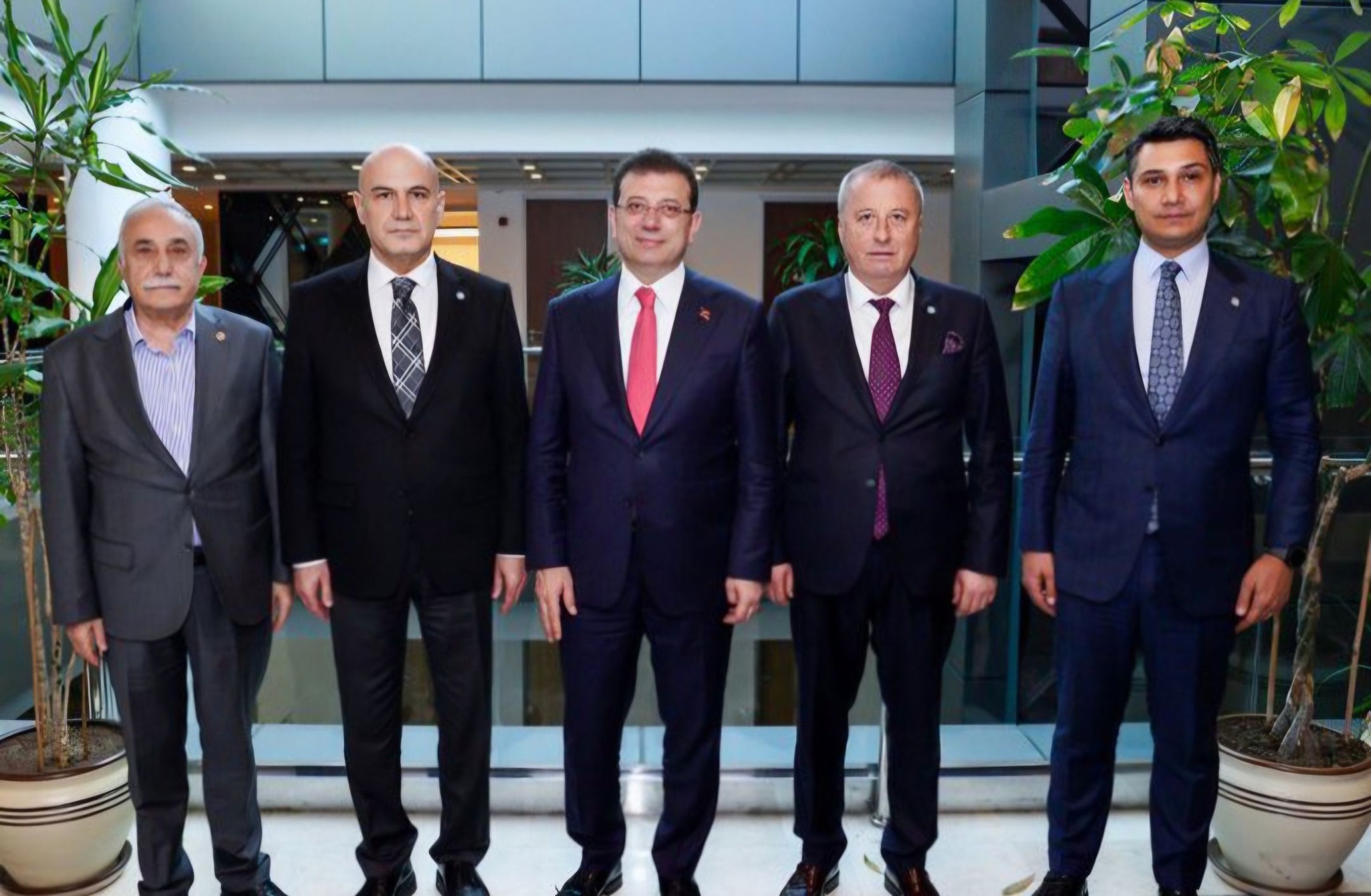 İYİ Parti Heyetinden Ekrem İmamoğlu'na Destek Ziyareti