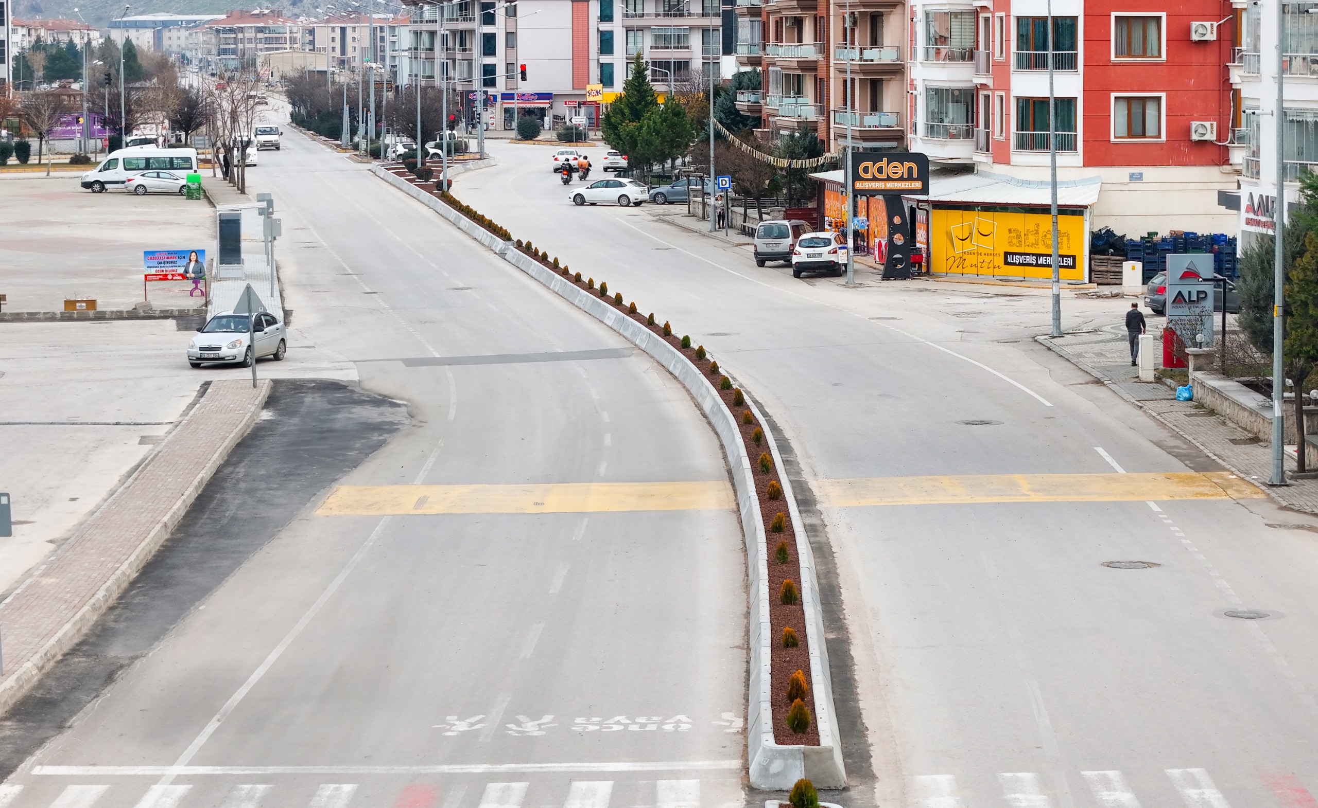 Selçuklu Mahallesi’nde Orta Refüj Düzenleme Çalışmaları Tamamlandı