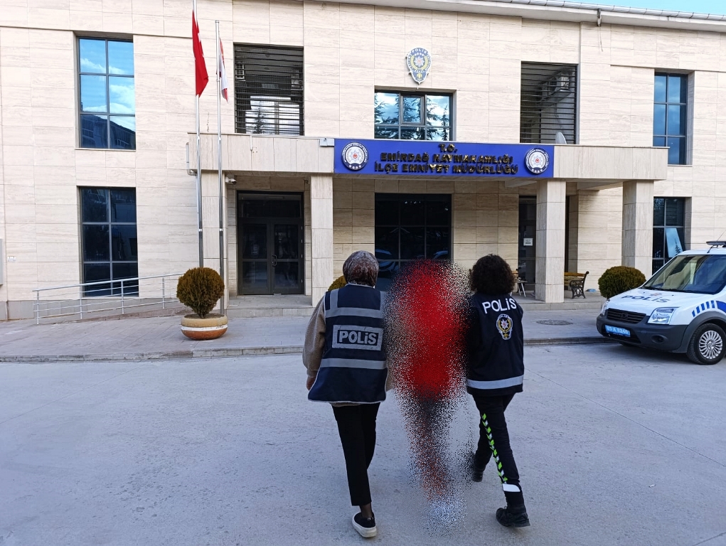 ZEHİR TACİRLERİNE DARBE: 2 KİŞİ TUTUKLANDI