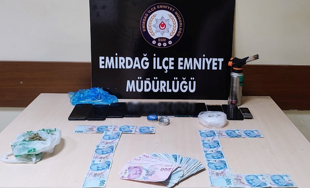 ZEHİR TACİRLERİNE DARBE: 2 KİŞİ TUTUKLANDI
