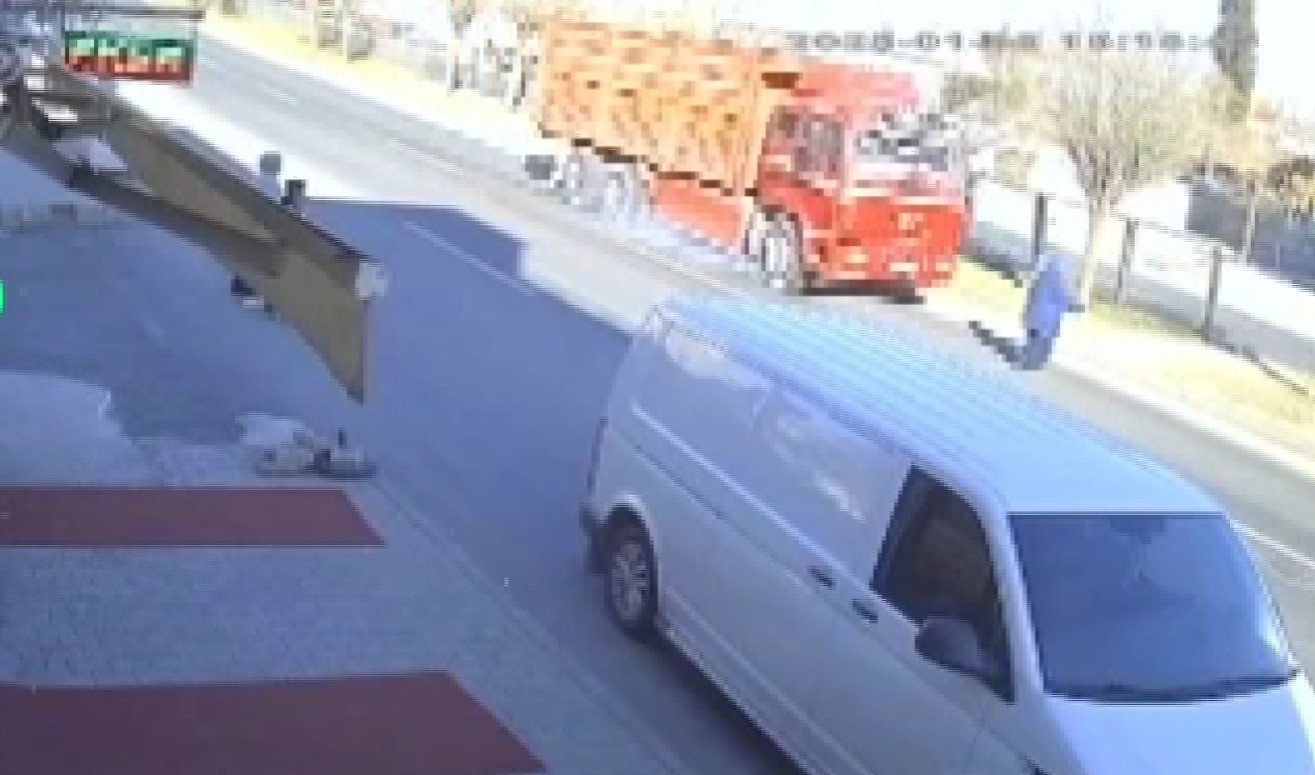 Kamyonun Çarptığı Kadın Feci Şekilde Can Verdi