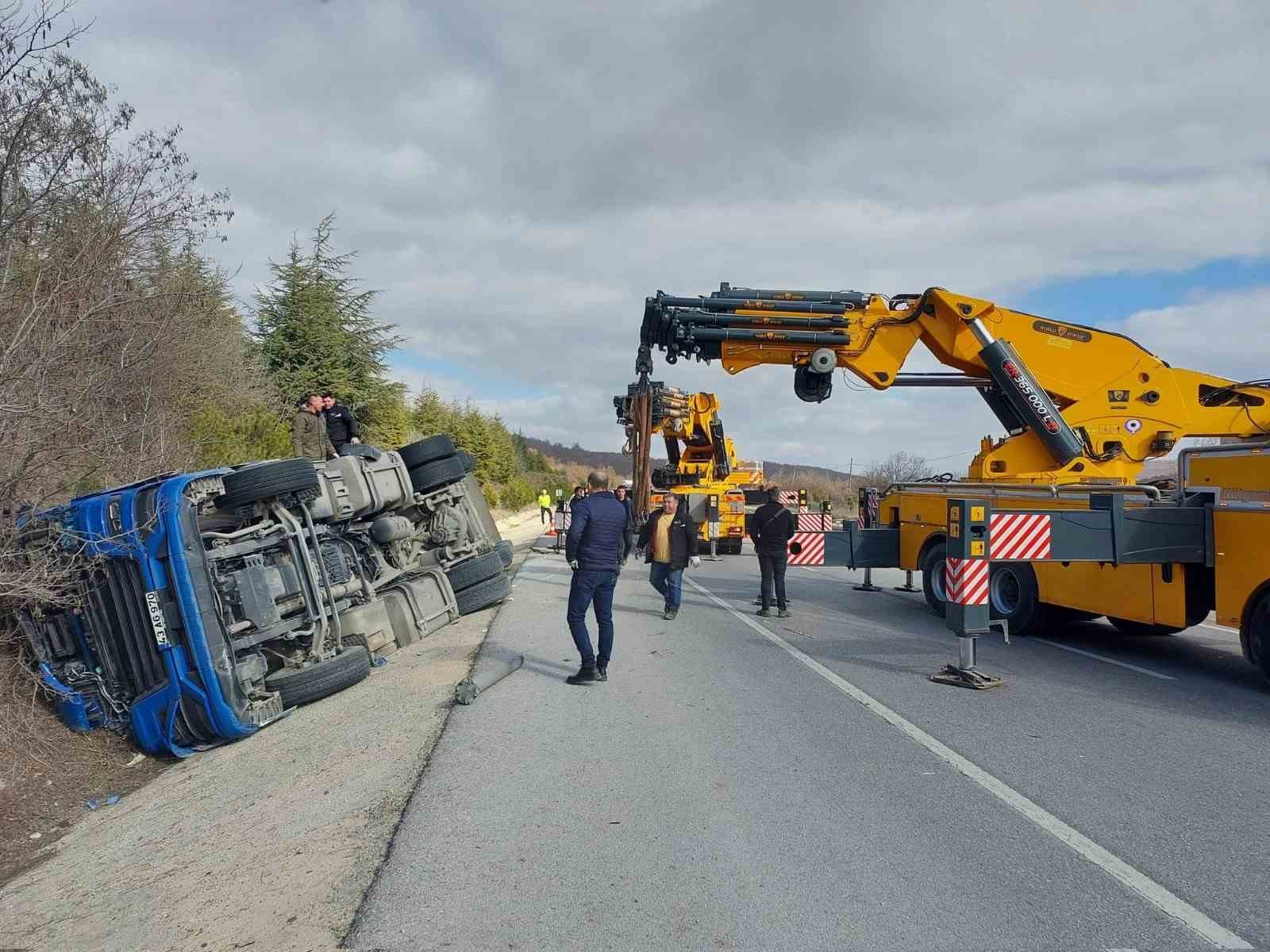 Akaryakıt Yüklü Tır Kaza Yaptı: 1 Ölü