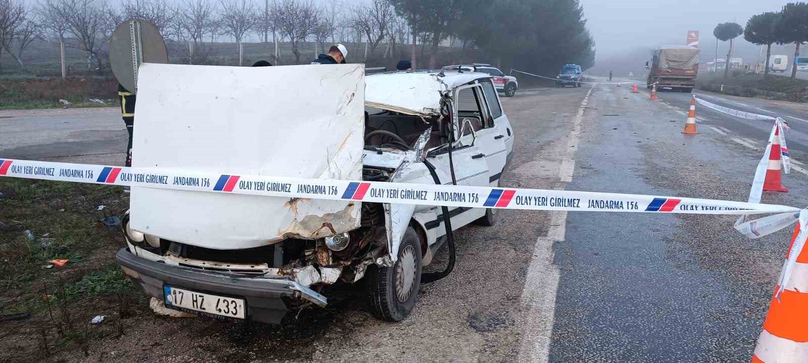 Seyir Halindeki Araç Tırın Dorsesine Arkadan Çarptı: 1 Ölü, 1 Ağır Yaralı