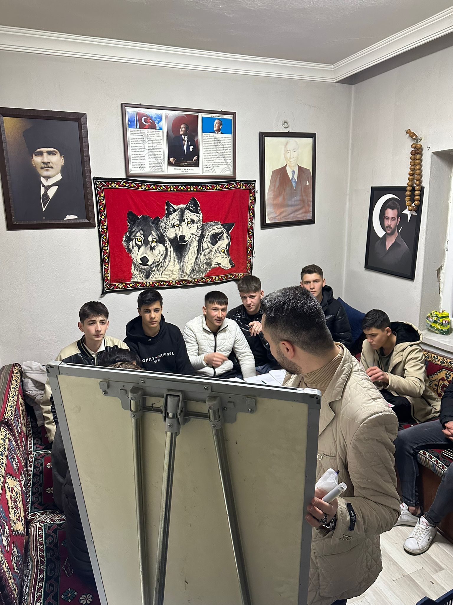 Kızılelma Programı  Gençlere Yol Gösteriyor