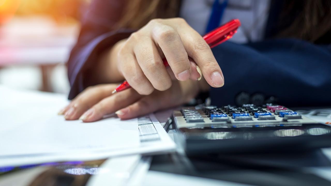 Çok kazandığı halde az vergi ödeyen sanatçılar radara girdi