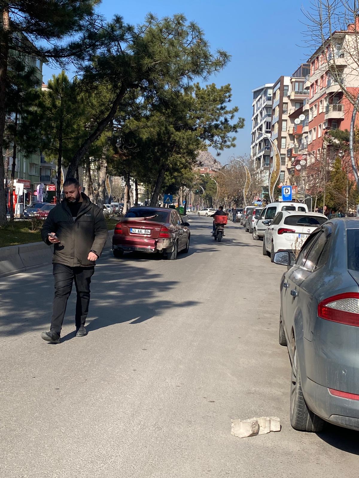 İki Otomobil Çarpıştı: Şans Eseri Yaralanan Yok