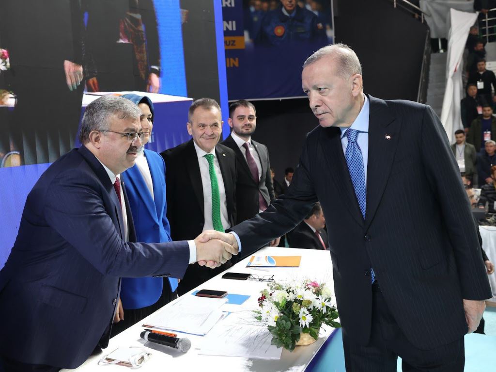 YURDUNUSEVEN CUMHURBAŞKANI ERDOĞAN'I KARŞILADI