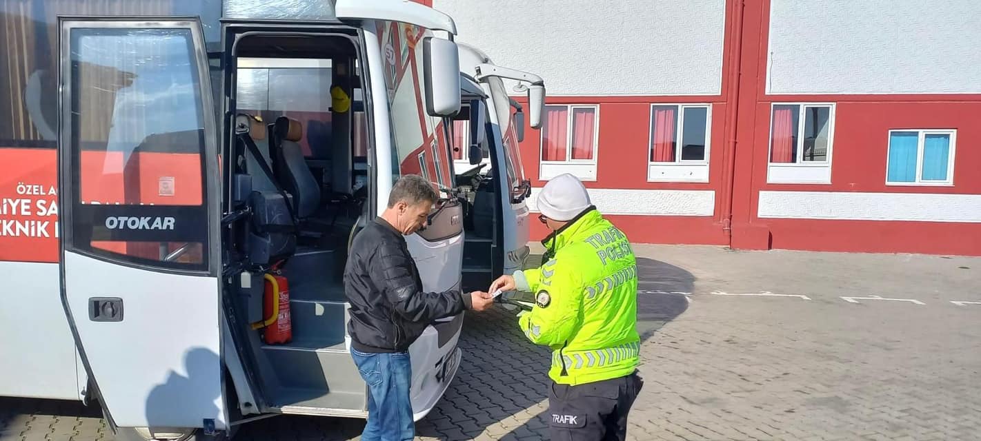 Afyonkarahisar'da Okul Servislerine Denetim: 10 Araca Cezai İşlem Uygulandı