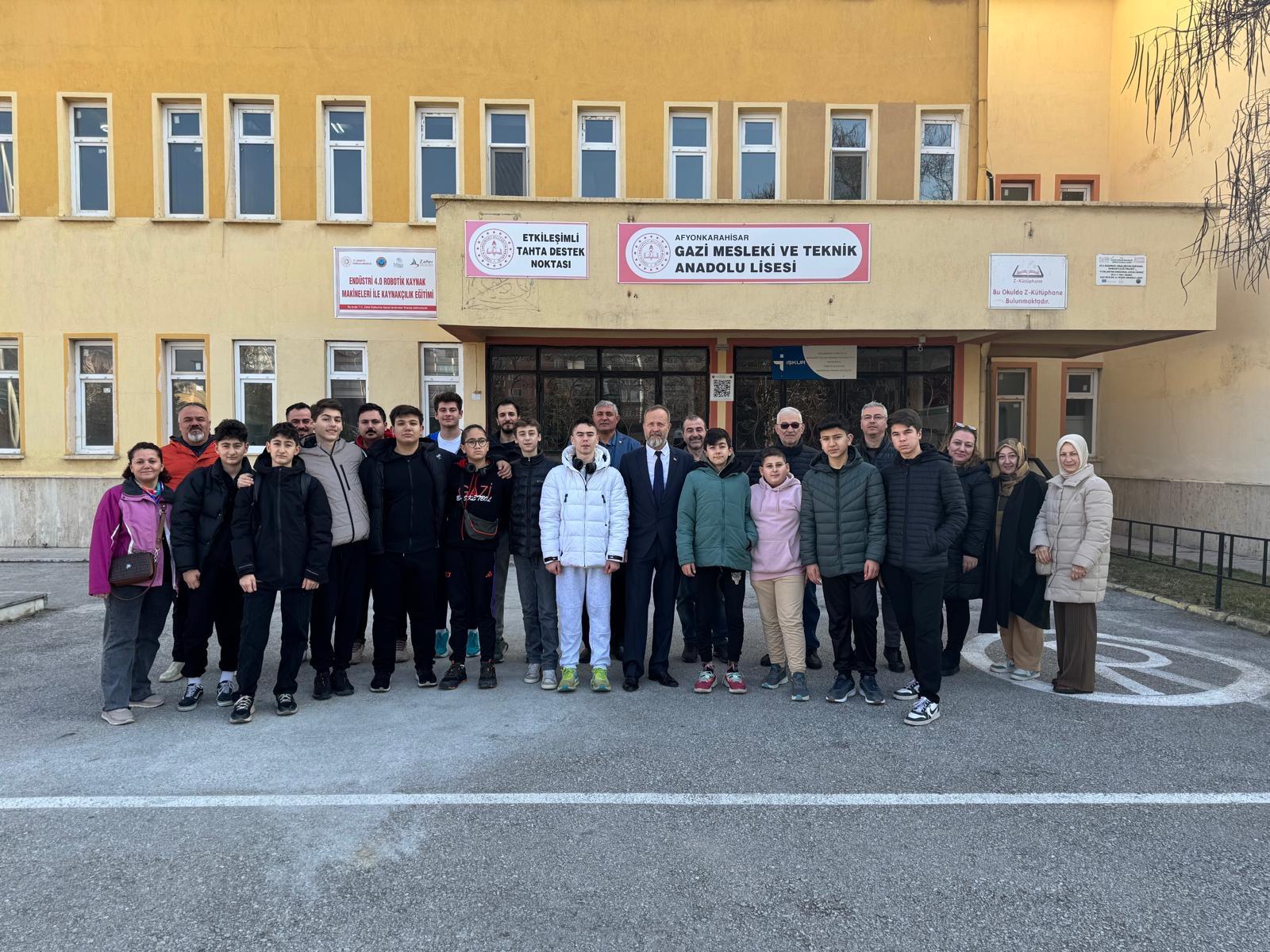 Gazi Meslek Lisesi Basketbol Takımı, Manisa'ya Uğurlandı
