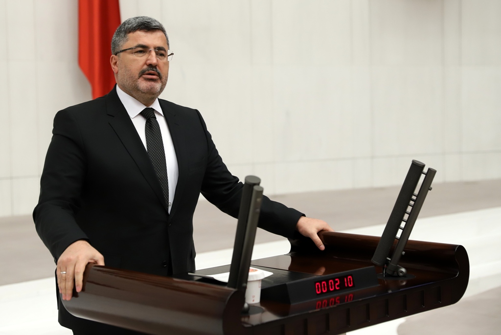 Milletvekili Özkaya, Çay ve Sultandağı Depremlerinde Hayatını Kaybedenleri Andı