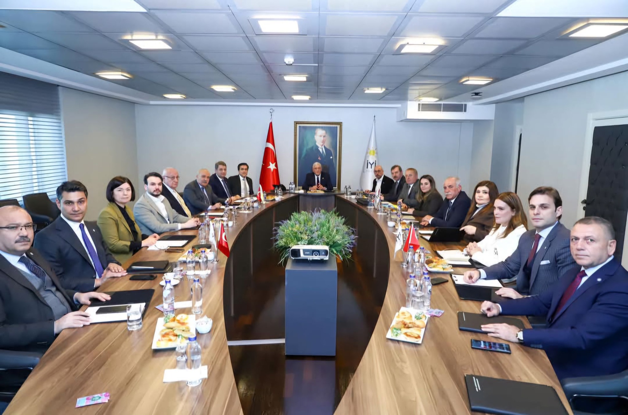 İYİ PARTİLİ OLGUN’UN SİYASİ BAŞARISI A TAKIMINDA BÜYÜK YER EDİNİYOR