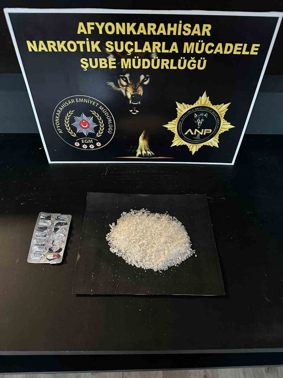 Polis Düzenlediği Operasyonda Uyuşturucu Maddeler Ele Geçirdi