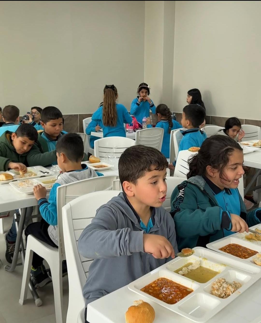 DEVLET ANA’NIN GÖNÜL KÖPRÜSÜ  İSKENDERUN’A CAN OLMAYA DEVAM EDİYOR