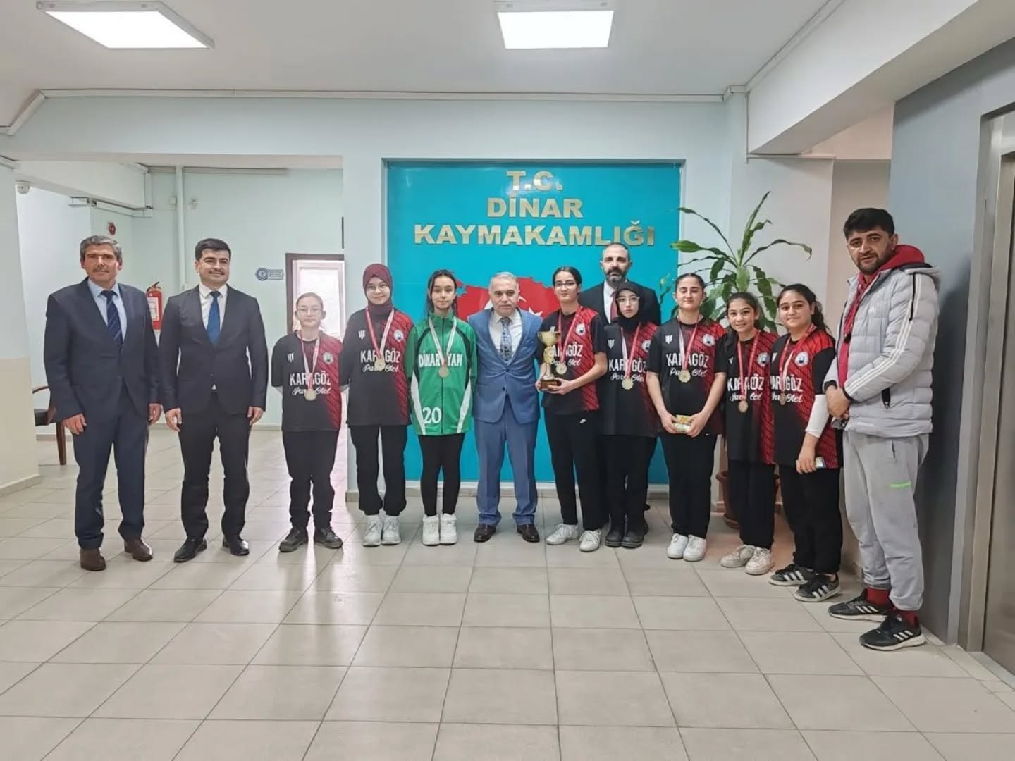 Şampiyon İzzet Taşbaş İho'dan, Kaymakam Duru'ya Ziyaret