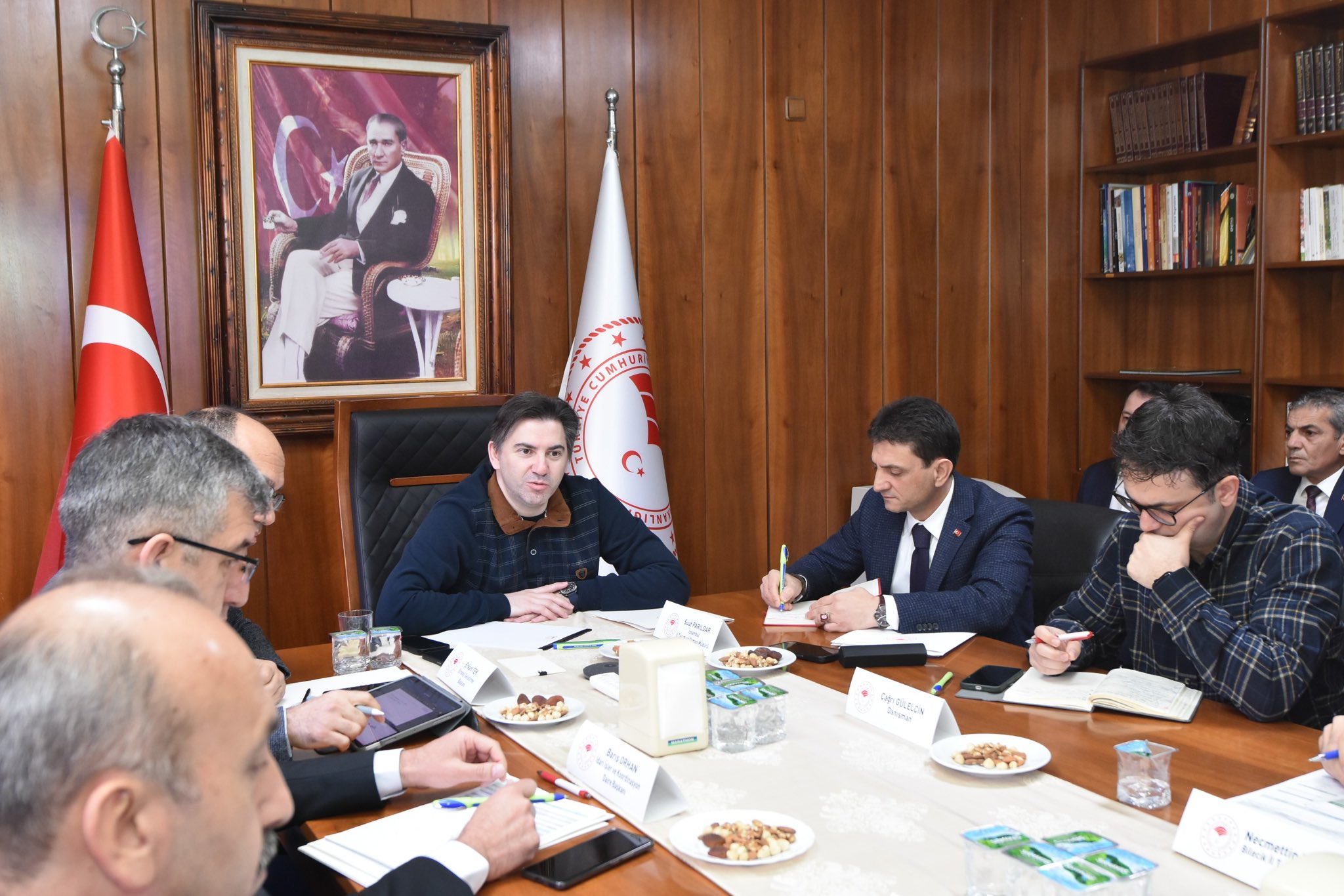 AFYONKARAHİSAR’IN GURURU  ÜLKE TARIMI İÇİN YOĞUN MESAİ HARCIYOR