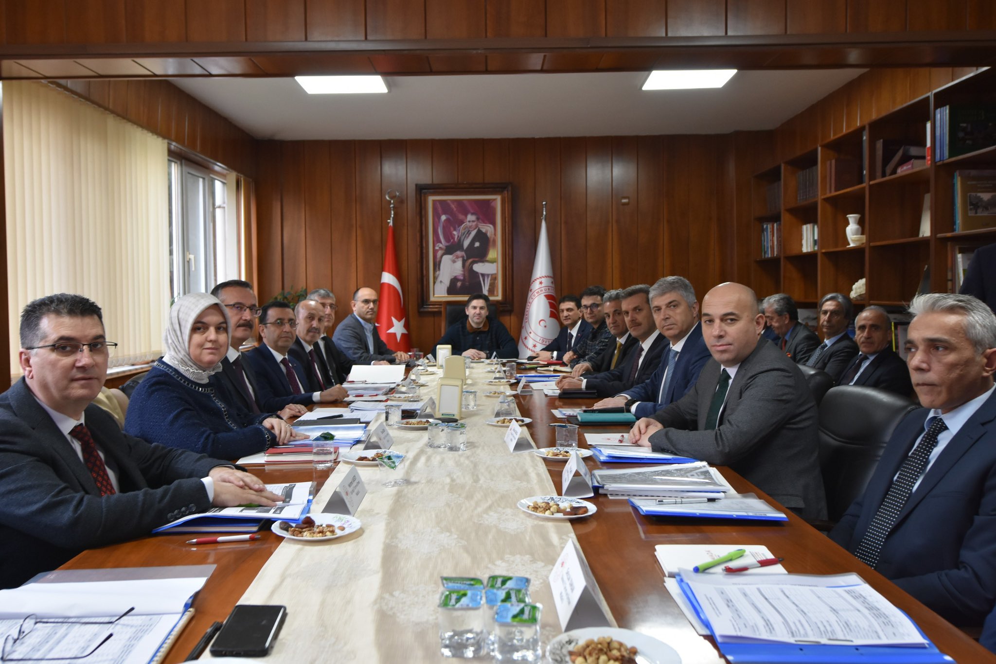 AFYONKARAHİSAR’IN GURURU  ÜLKE TARIMI İÇİN YOĞUN MESAİ HARCIYOR
