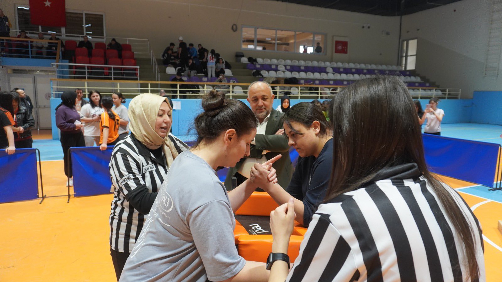 SPORUN VE SPORCUNUN GELİŞİMİ KASAPOĞLU’NA EMANET