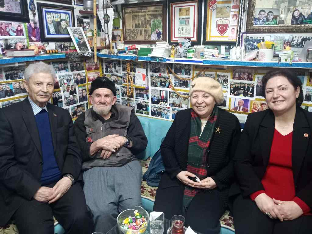 ESKİ MALİYE BAKANI İSMET ATİLLA’DAN GÖNÜL DERGÂHI’NA ZİYARET
