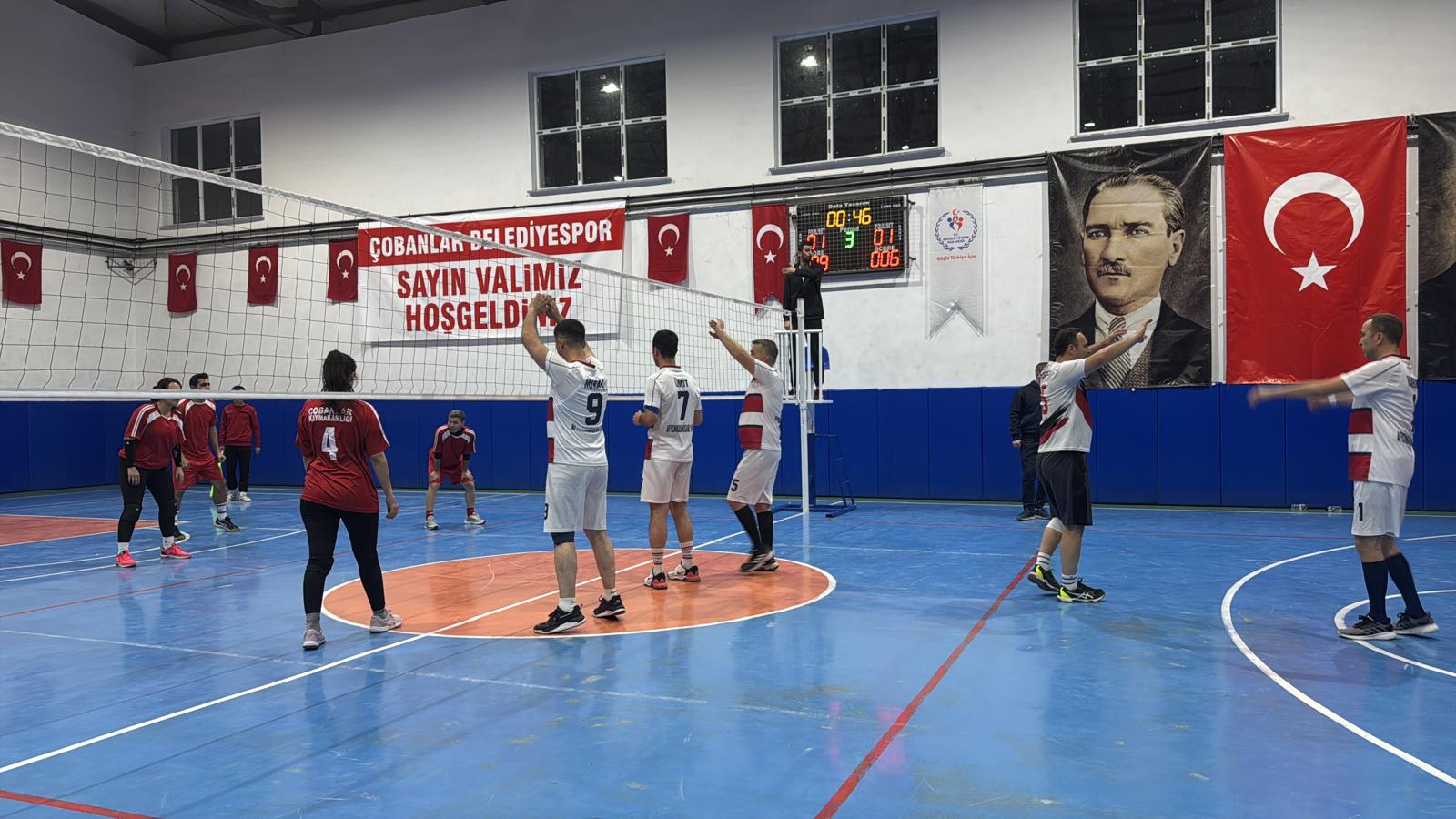 Afyonkarahisar'da Şehit Cüneyt Taşyürek Anısına Voleybol Maçı Düzenlendi