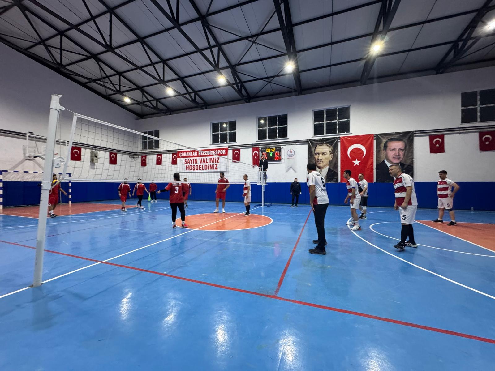 Afyonkarahisar'da Şehit Cüneyt Taşyürek Anısına Voleybol Maçı Düzenlendi