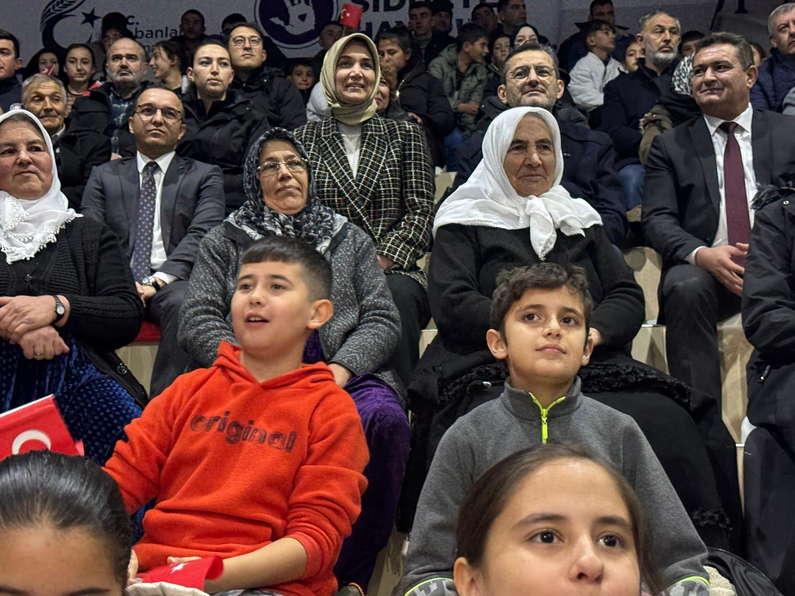 Afyonkarahisar'da Şehit Cüneyt Taşyürek Anısına Voleybol Maçı Düzenlendi