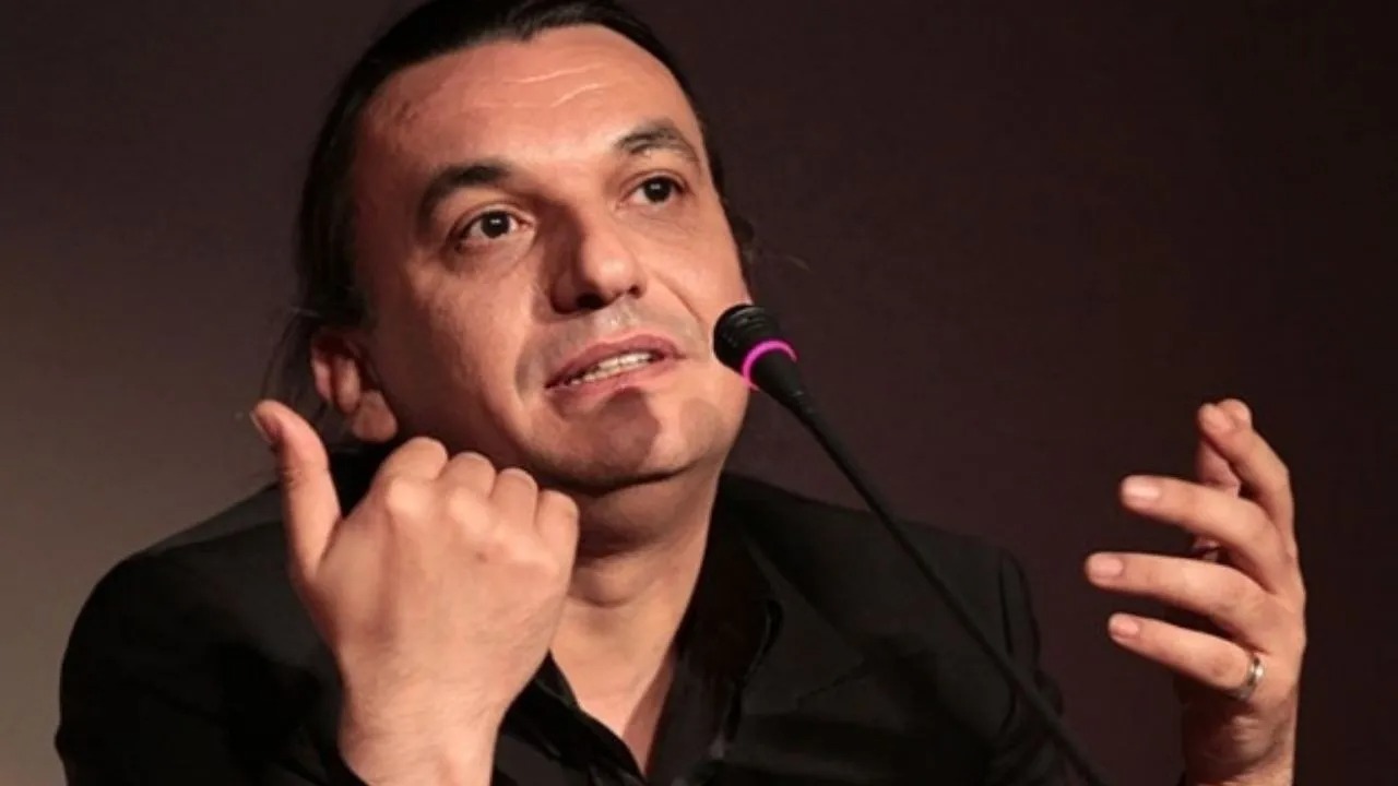 Ünlü sanatçı Gökhan Kırdar hastaneye kaldırıldı