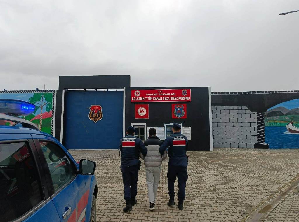 4 YIL 4 AY HAPİS CEZASIYLA ARANIYORDU, YAKALANDI