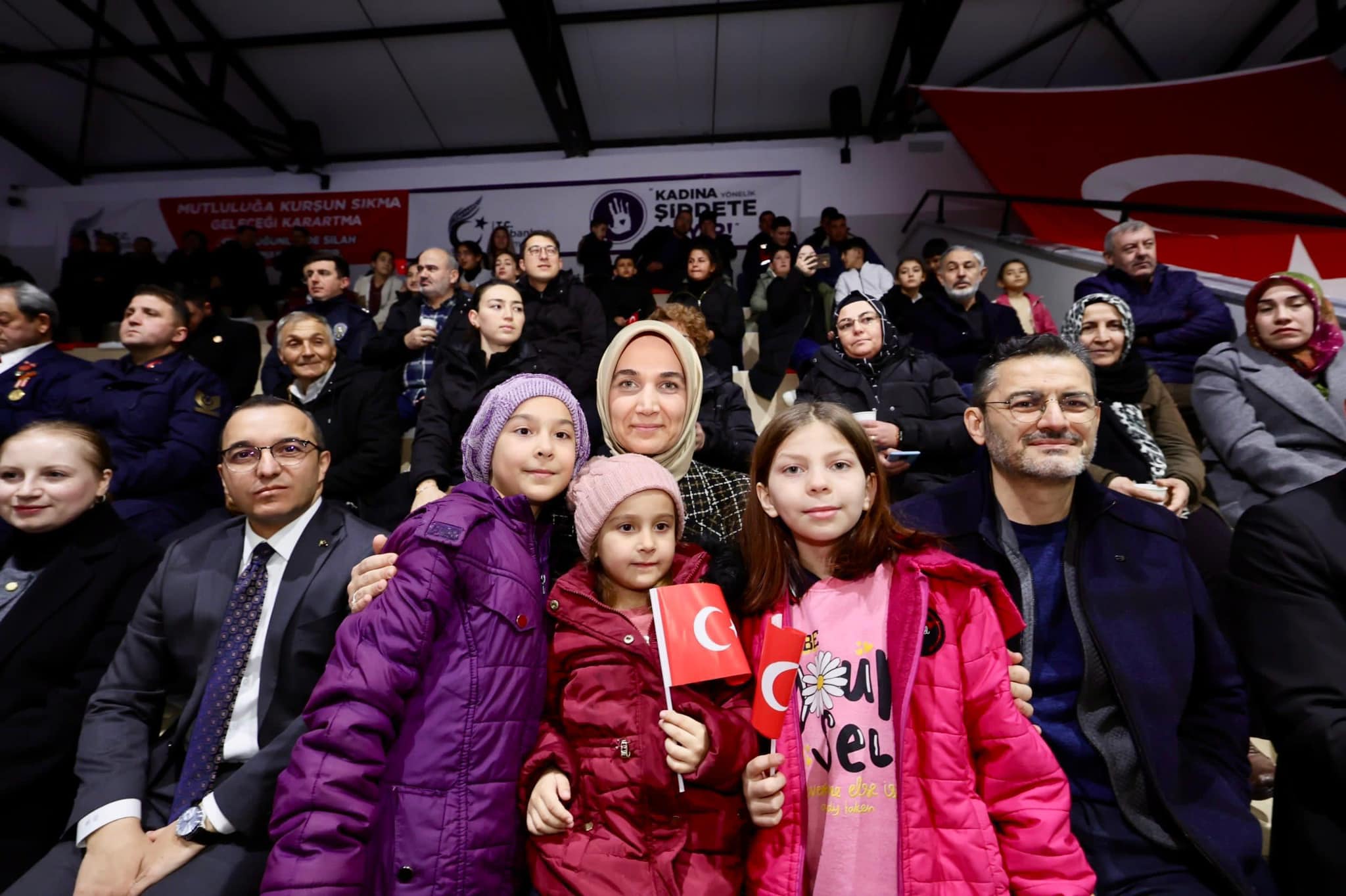 KIZ ÇOCUKLARININ ROL MODELİ VALİ YİĞİTBAŞI