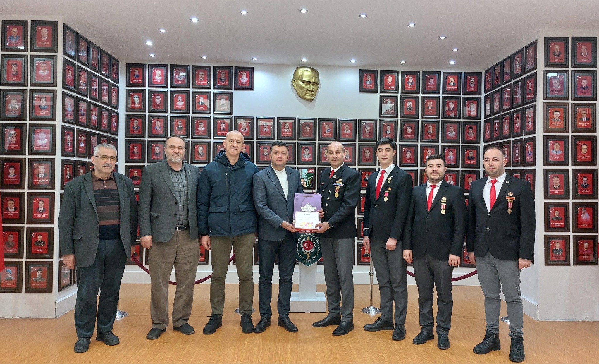 BAŞKAN KUMARTAŞLI ISPARTA DERNEĞİ TEMSİLCİLERİNİ KENTTE AĞIRLADI