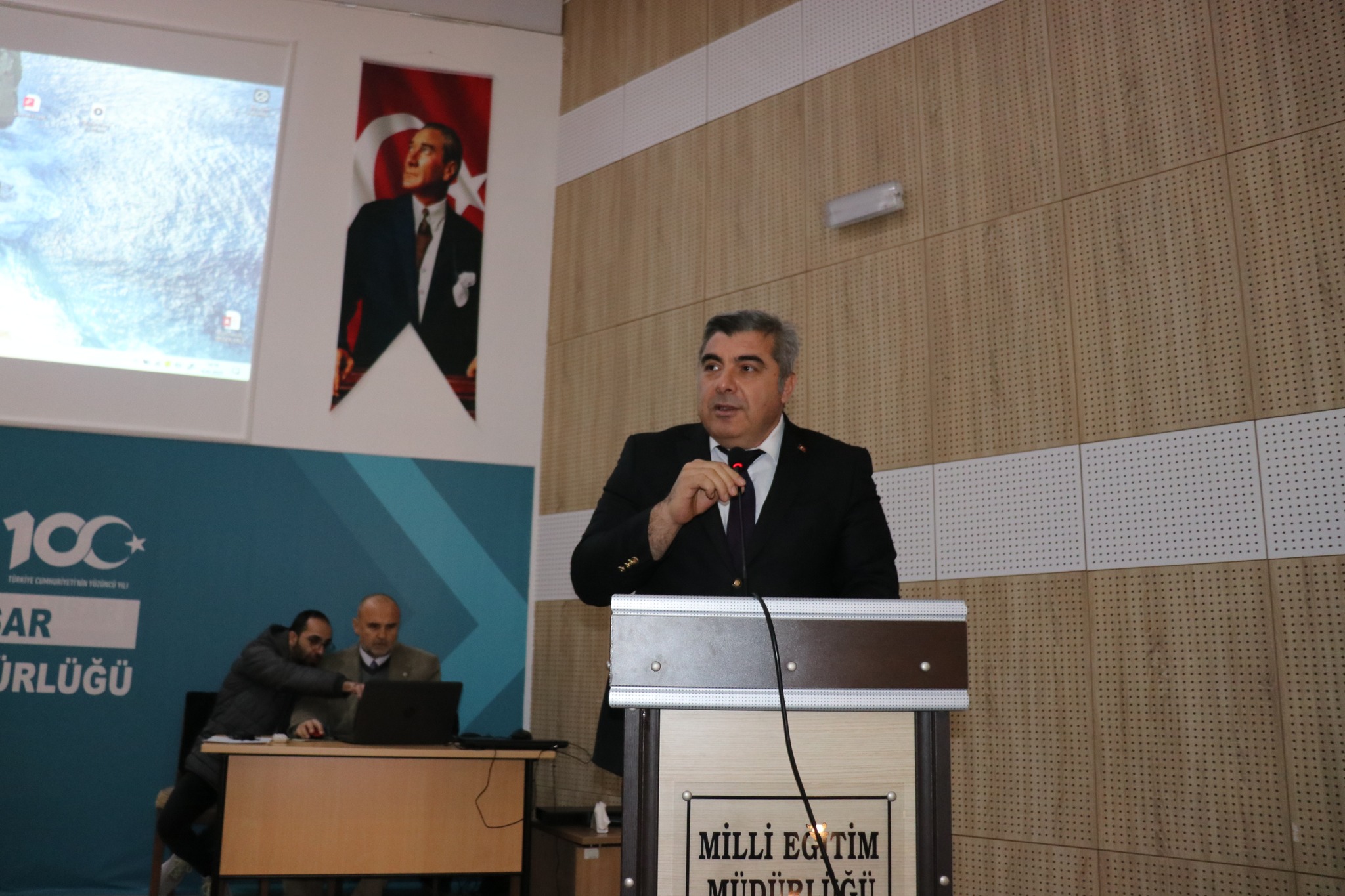 MÜDÜR SÜNNETCİ EĞİTİMDE SPORUN ROLÜNÜ VURGULADI