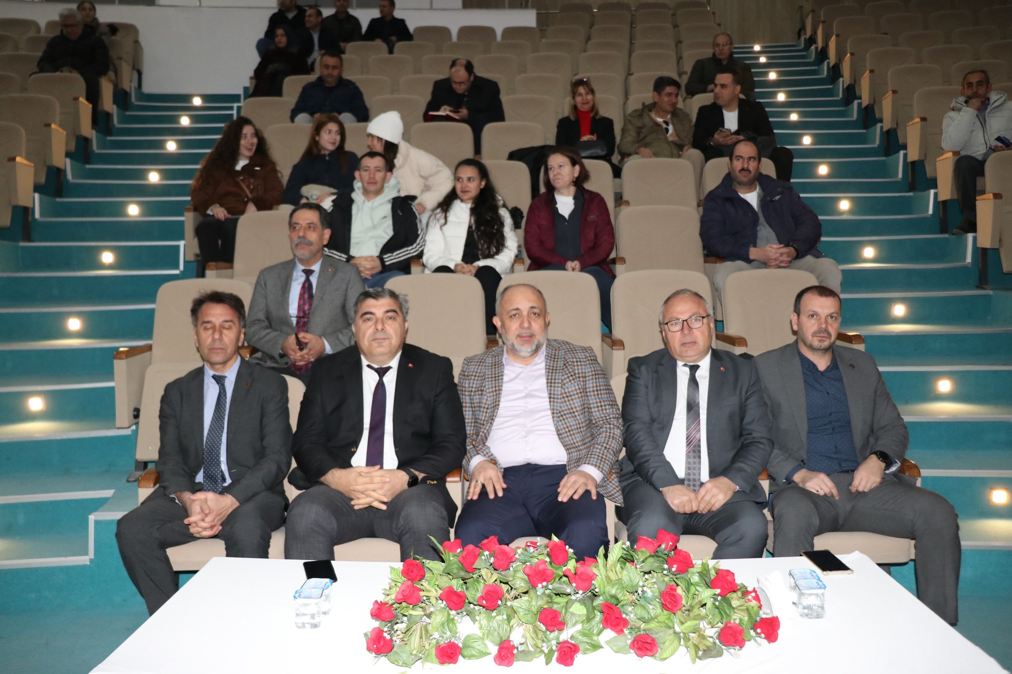 MÜDÜR SÜNNETCİ EĞİTİMDE SPORUN ROLÜNÜ VURGULADI