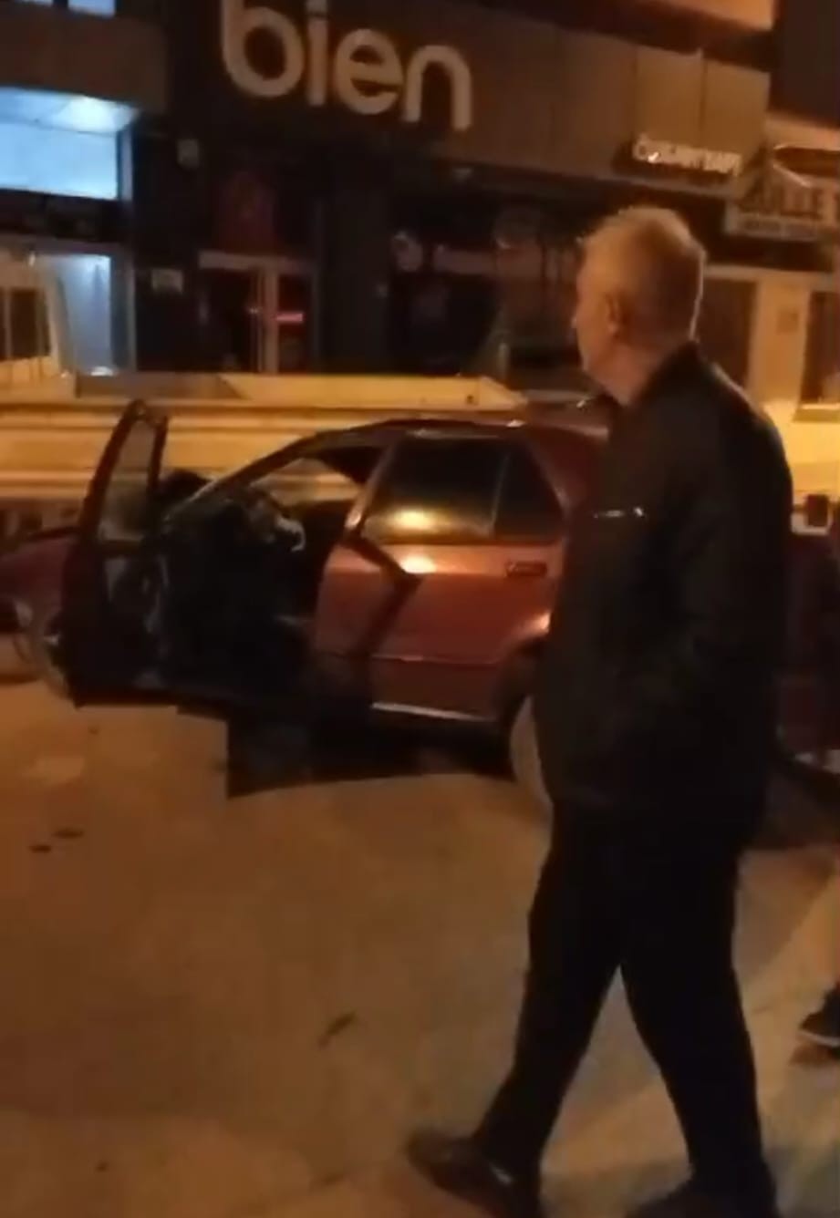 Afyon'da 3 Araca Çarpan Sürücü Kaçtı