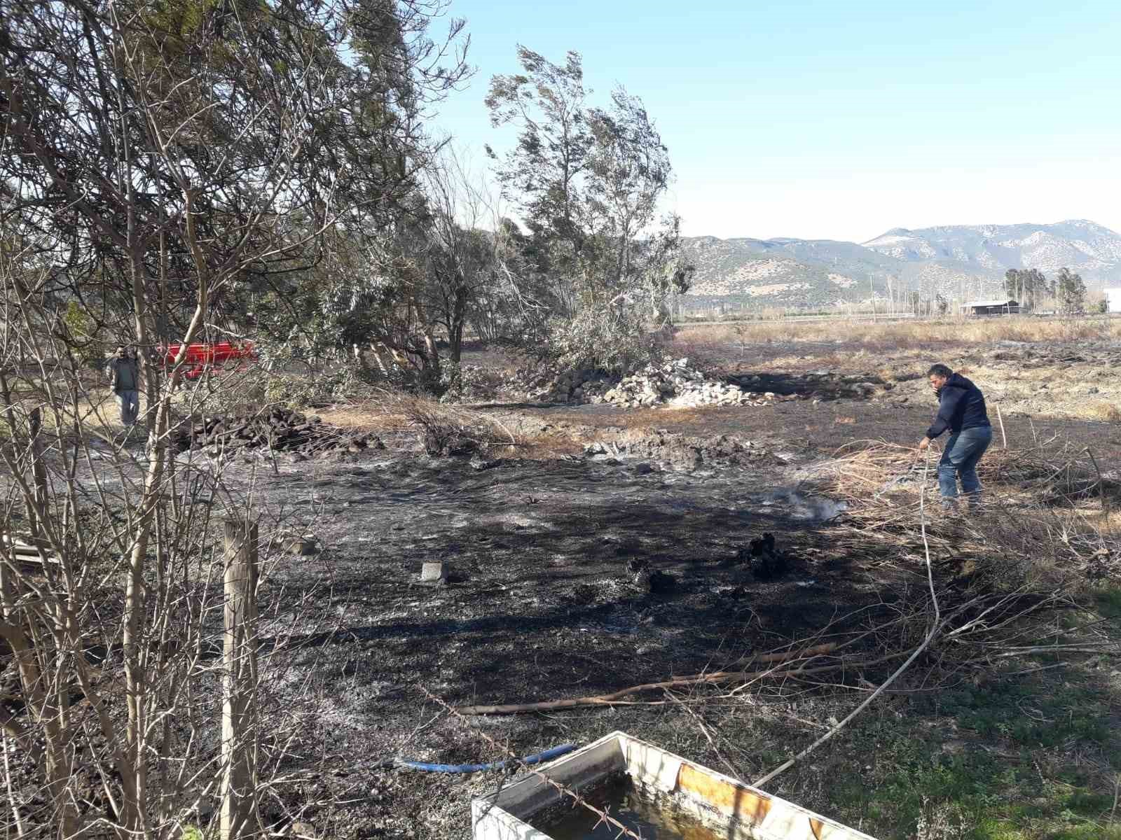 Traktörden Çıkan Kıvılcım Evi Küle Çevirdi