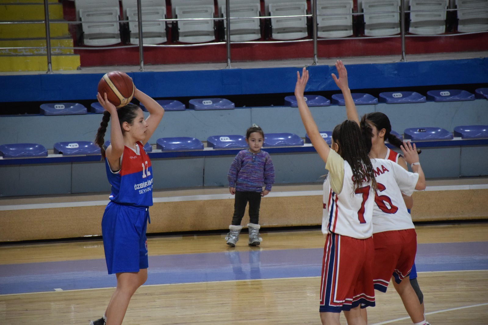 Afyonkarahisar’da U-14 Basketbol Kızlar Bölge Şampiyonası Heyecanı