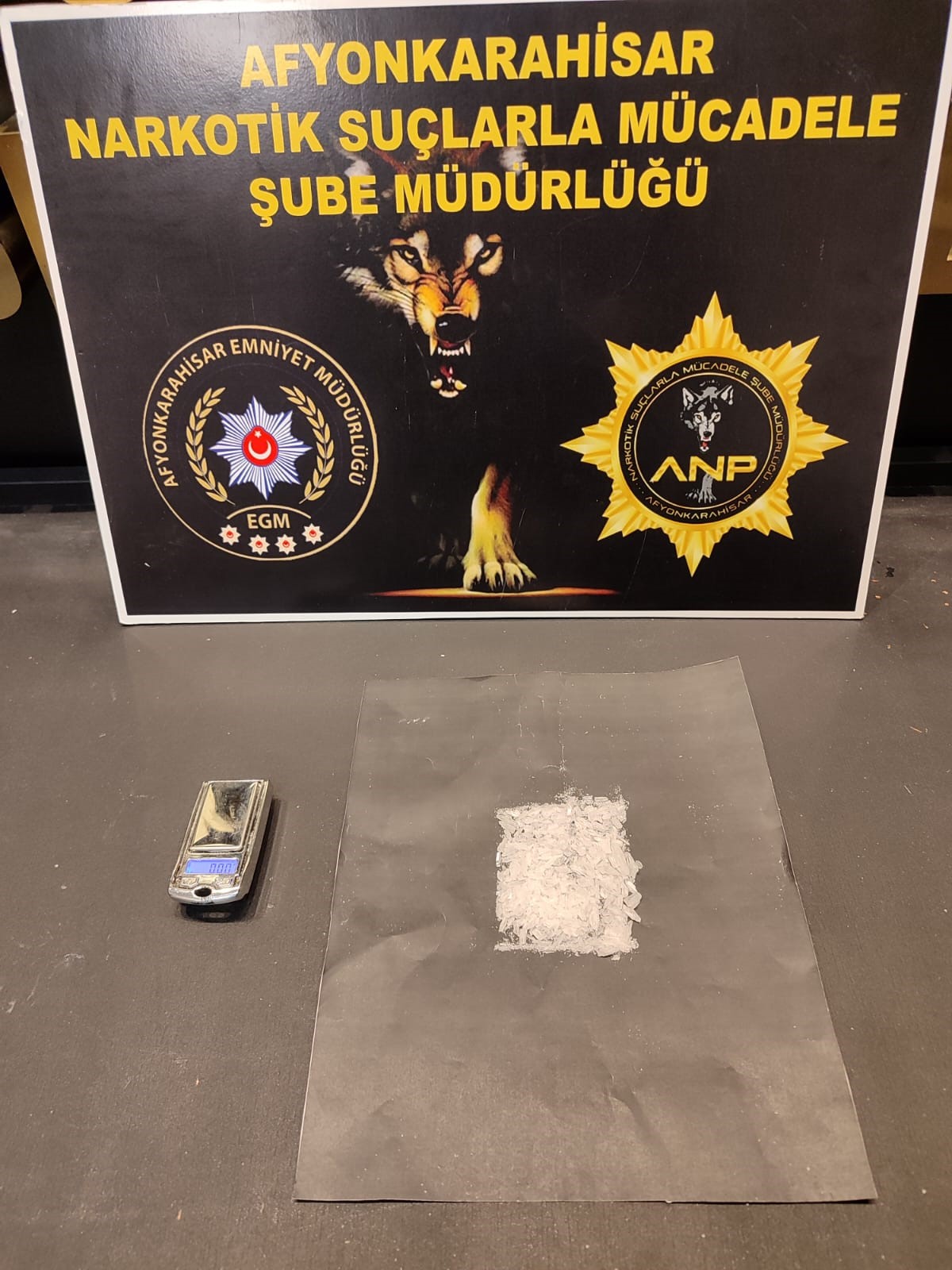 Polis Takibe Aldığı Şahsı Uyuşturucu Madde ve Hassas Teraziyle Yakaladı