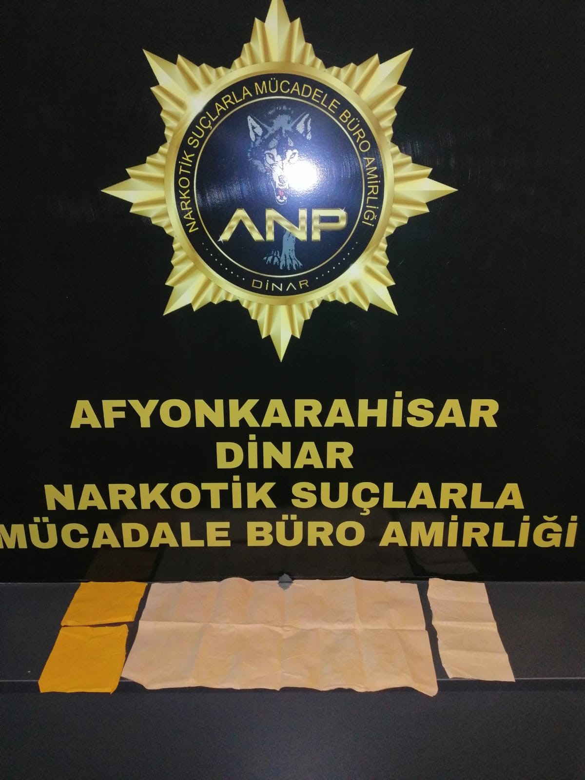 Peçeteye Emdirilmiş Uyuşturucu İle Yakalanan 2 Kişi Tutuklandı